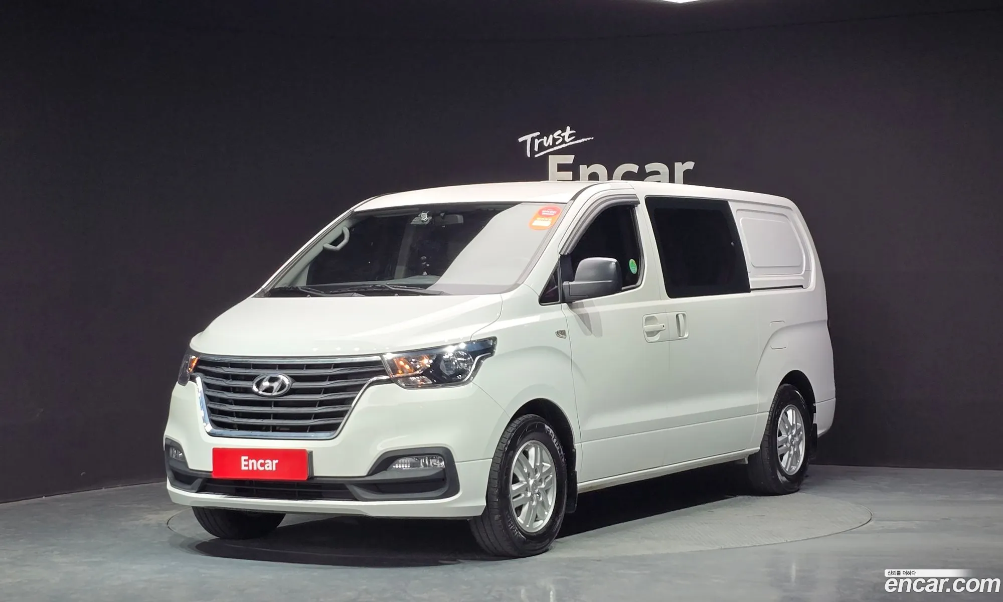 The New Grand Starex Van 5 -Seater Smart - фотография 1484293