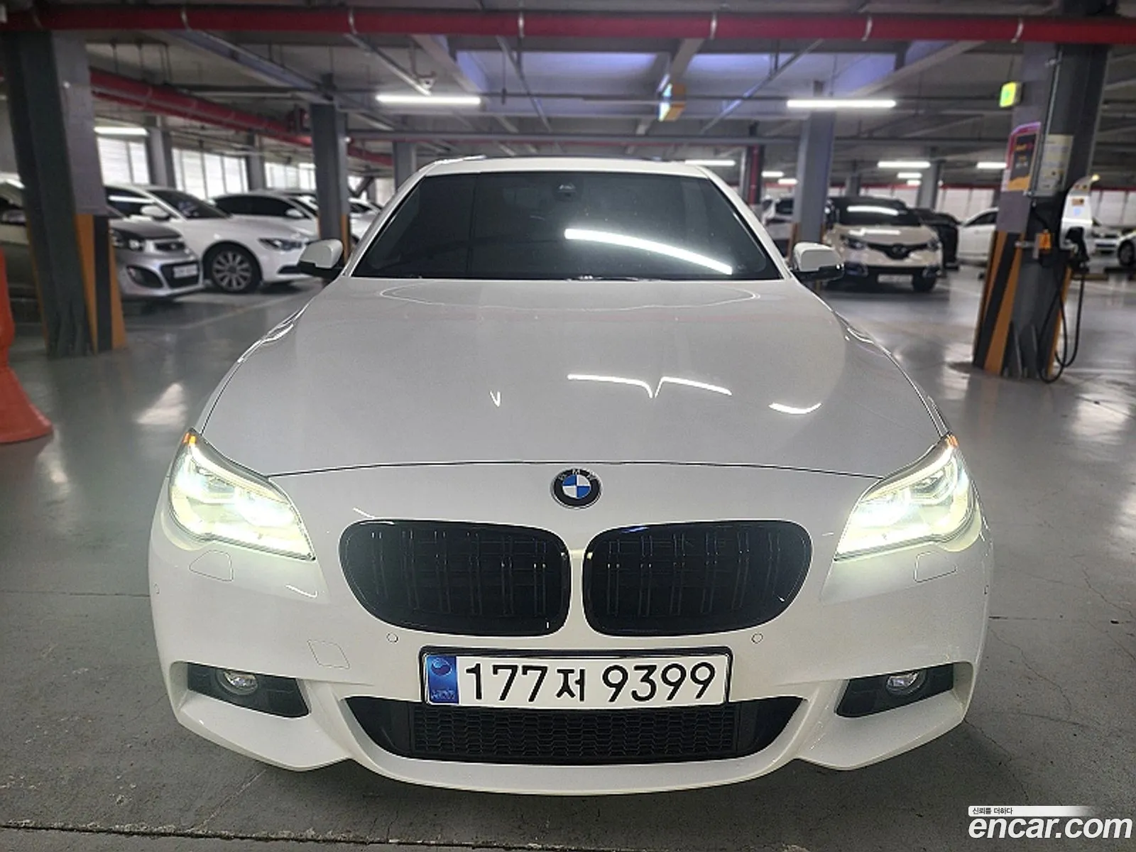BMW 5 Series F10 520D M Aerodynamics - фотография 11612238