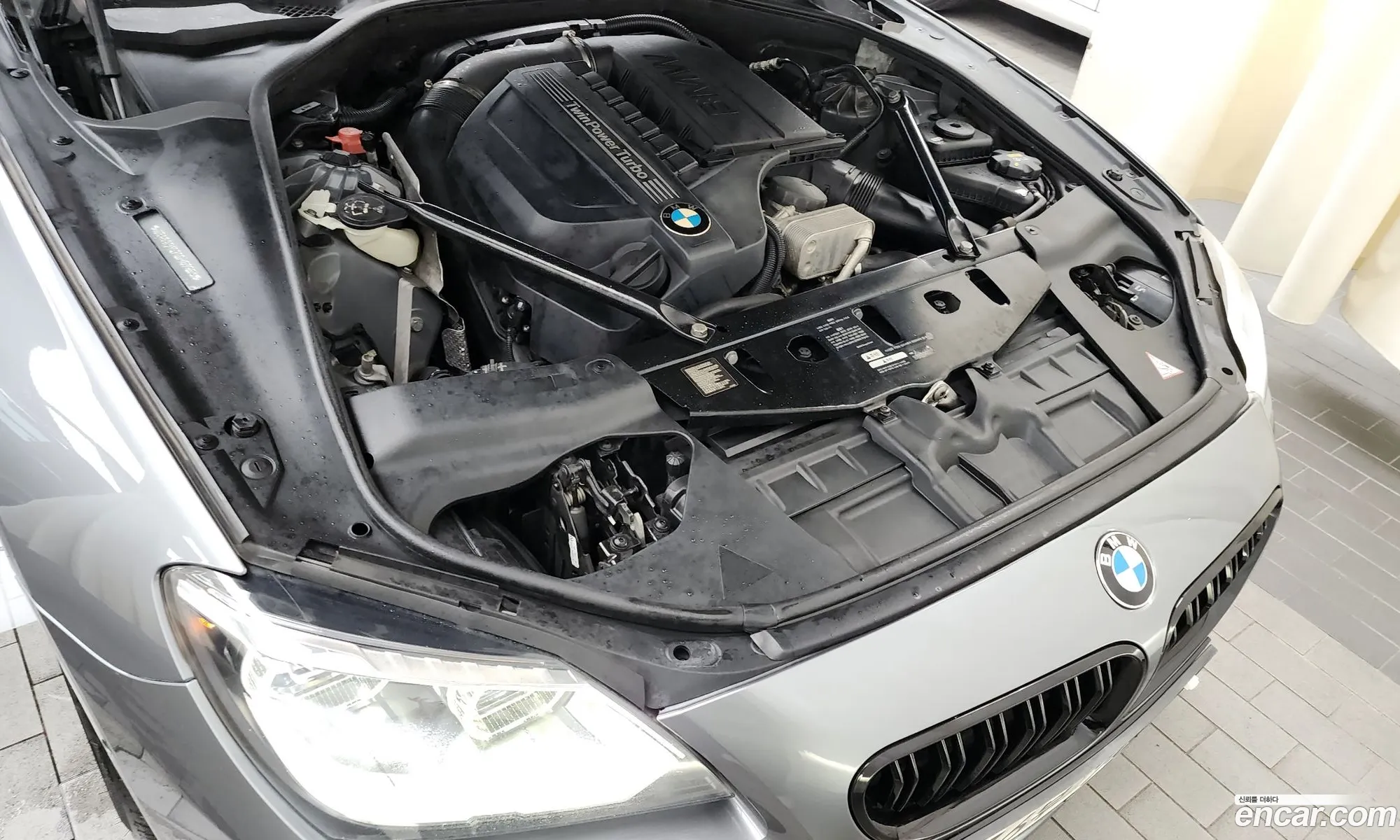 BMW 6 Series F12 640I Gran Coupe Exclusive - фотография 12415052