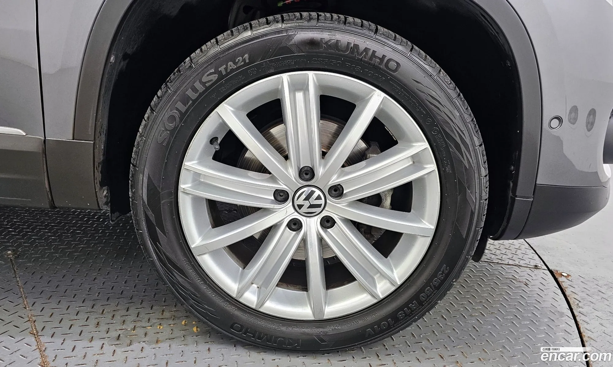 Volkswagen New Tiguan 20 Tdi Premium 5N - фотография 12446941