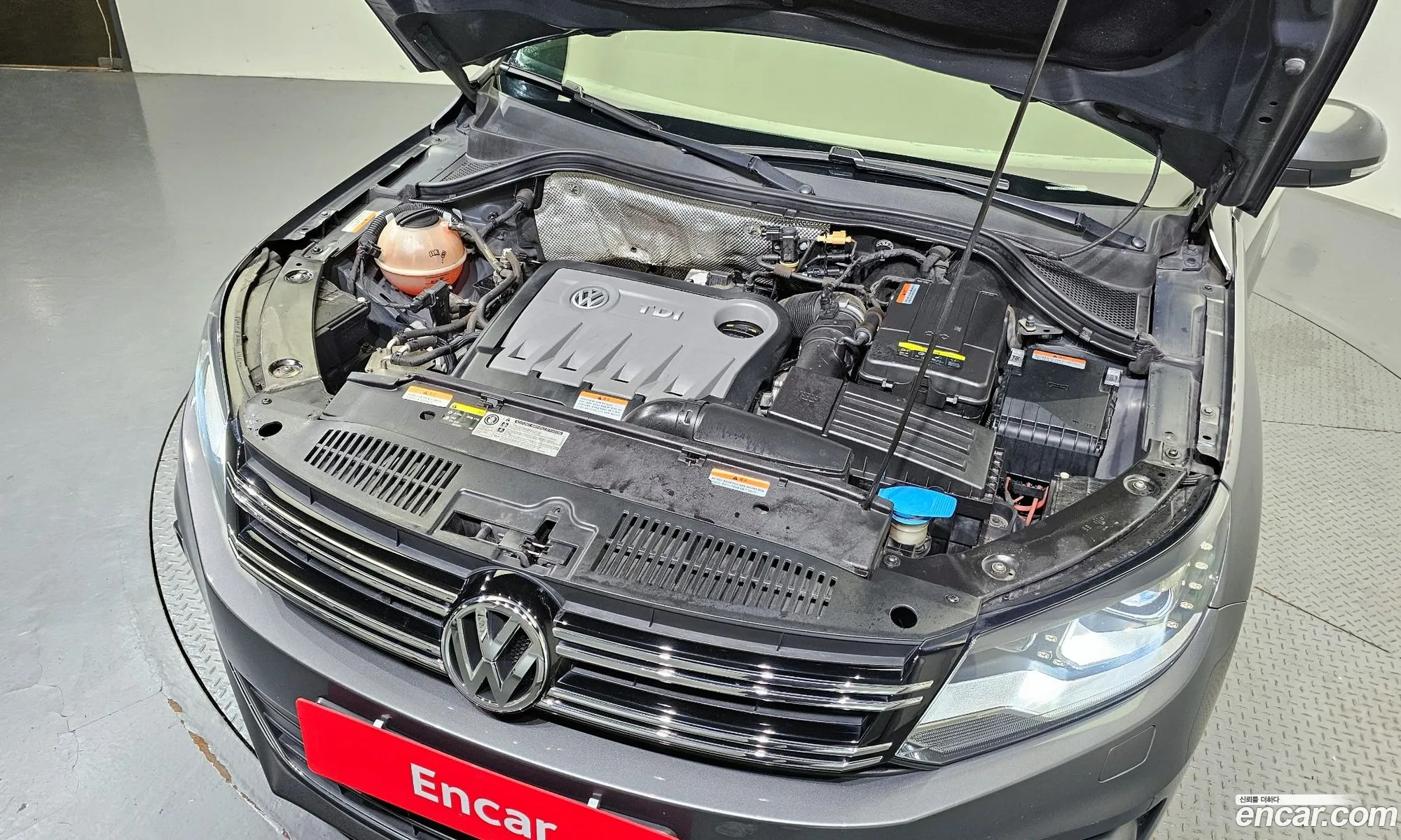 Volkswagen New Tiguan 20 Tdi Premium 5N - фотография 12446942