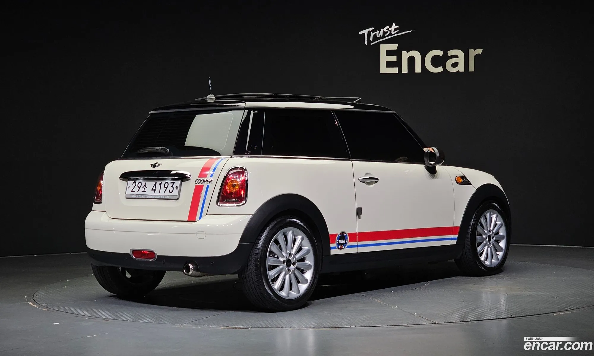Mini Cooper Mayfair - фотография 1037296