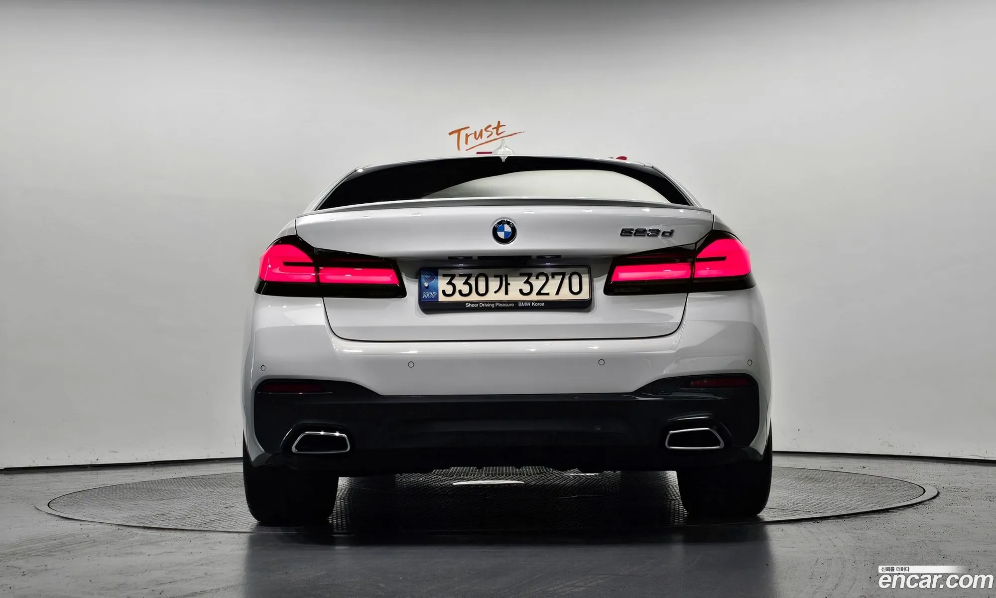 BMW 5 Series G30 523D ​​M Sports - фотография 954592