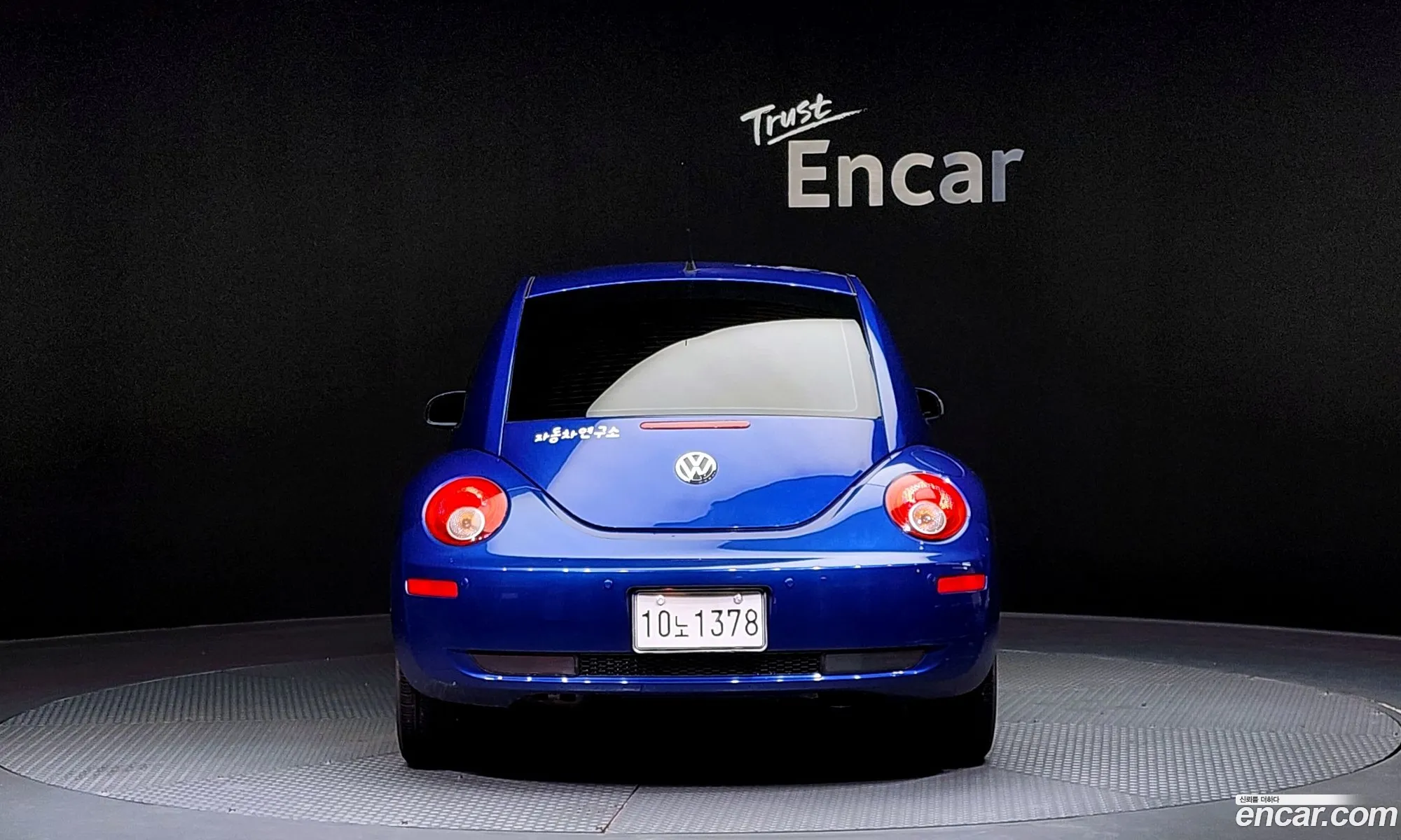 Volkswagen New Beetle Deluxe 20 9C - фотография 12433386