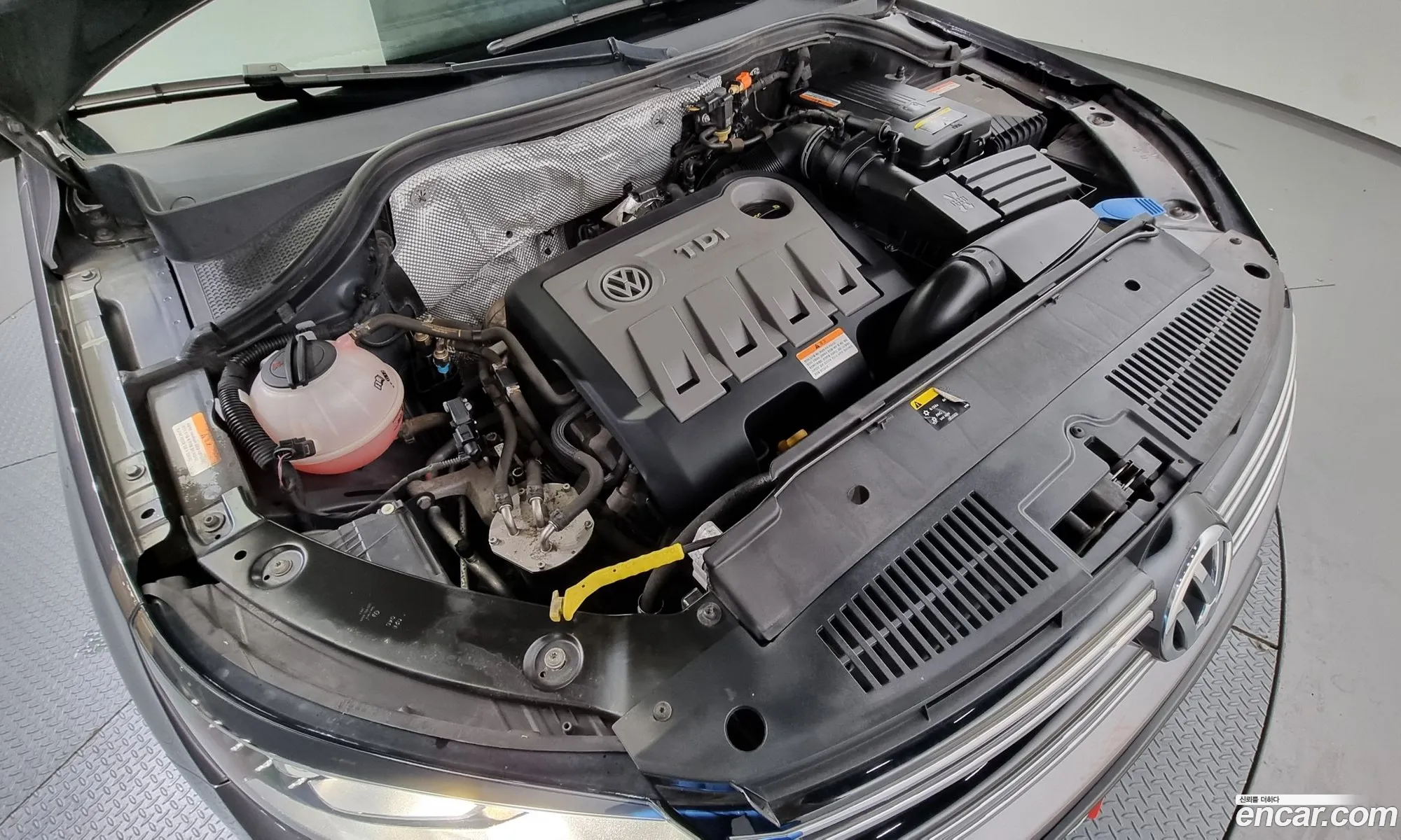 Volkswagen New Tiguan 20 Tdi Premium 5N - фотография 12505634