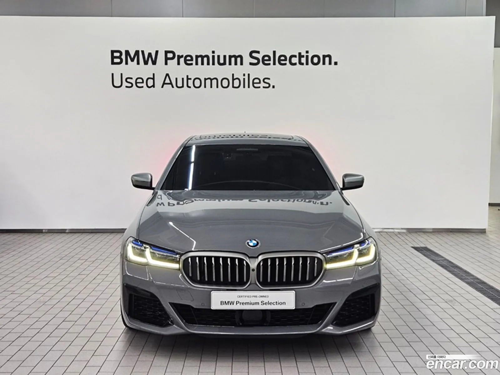 BMW 5 Series G30 M550I xDrive - фотография 951460
