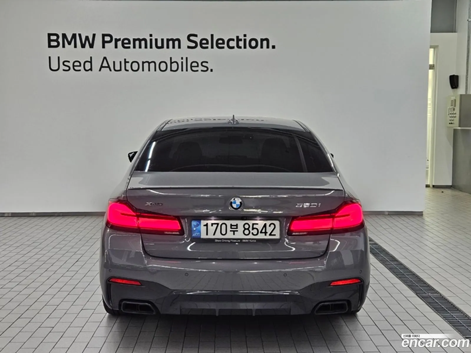 BMW 5 Series G30 M550I xDrive - фотография 951462