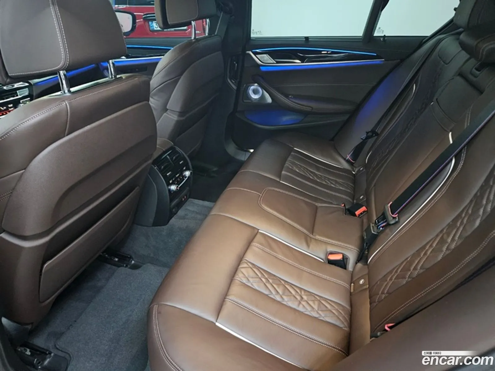 BMW 5 Series G30 M550I xDrive - фотография 951464