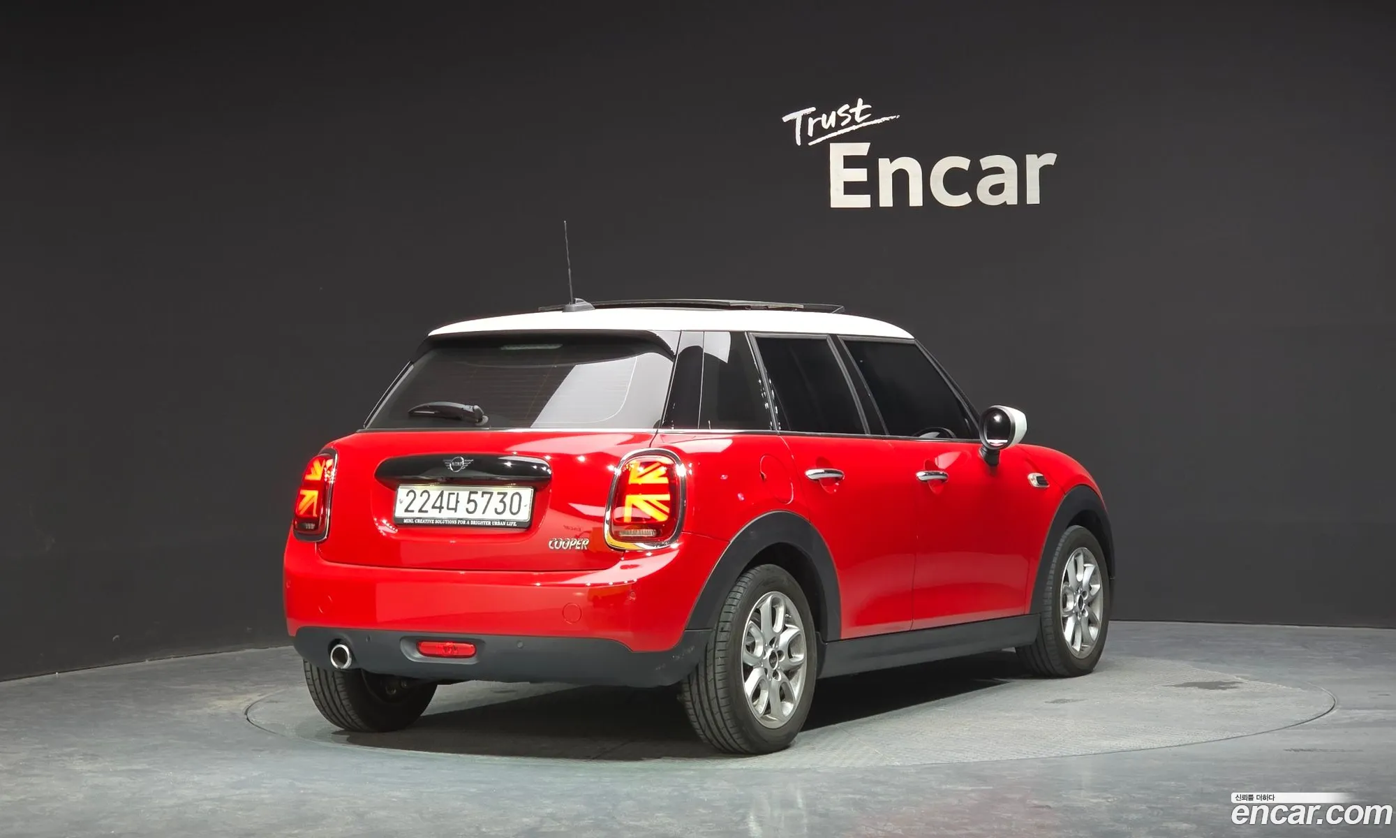 Mini Cooper 5-Door High 3Rd Generation - фотография 872635