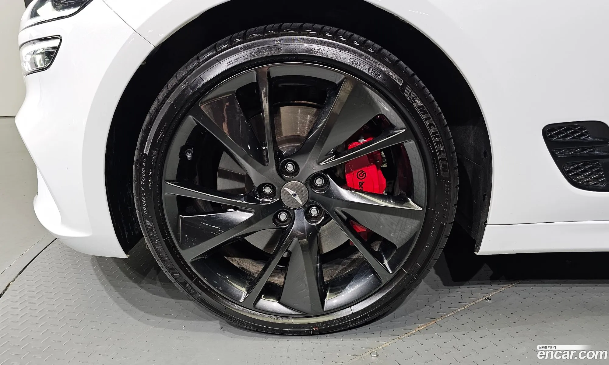Genesis The New G70 Gasoline 20T 4Wd - фотография 12619188