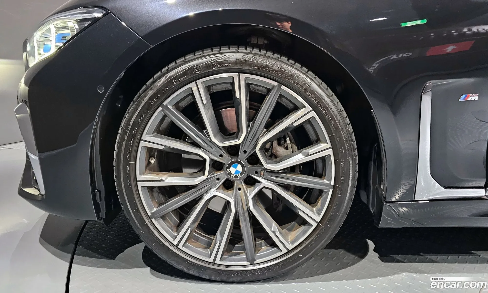 BMW 7 Series G11 740Li xDrive M Sports - фотография 1082526