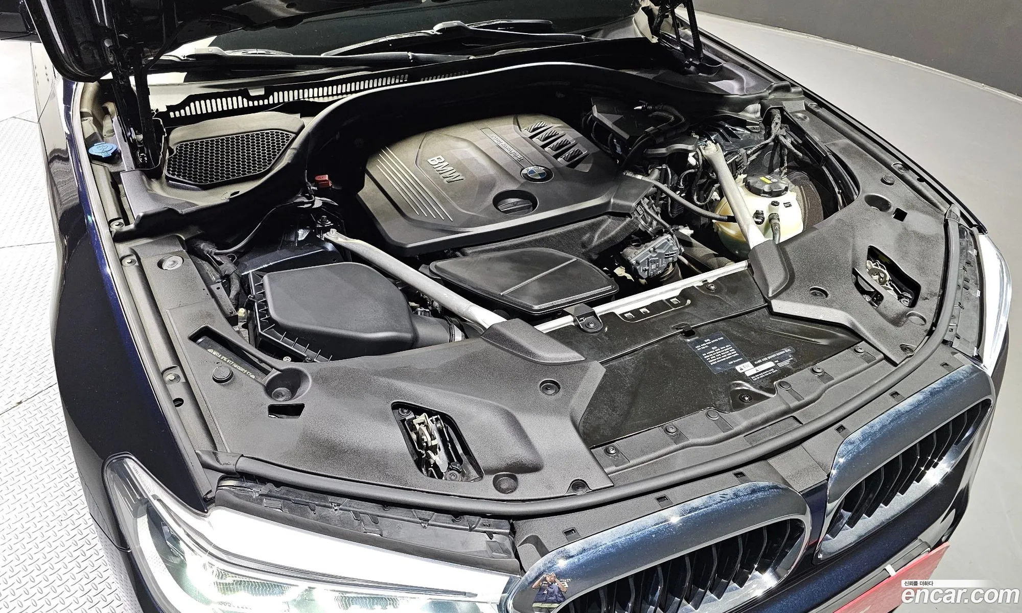 BMW 5 Series G30 520D xDrive M Sports - фотография 1002110