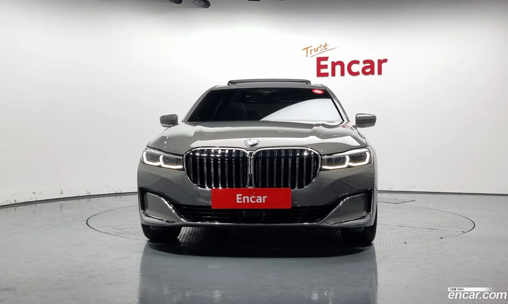 BMW 7 Series G11 740Li xDrive Design Pure Excellence - фотография 937606