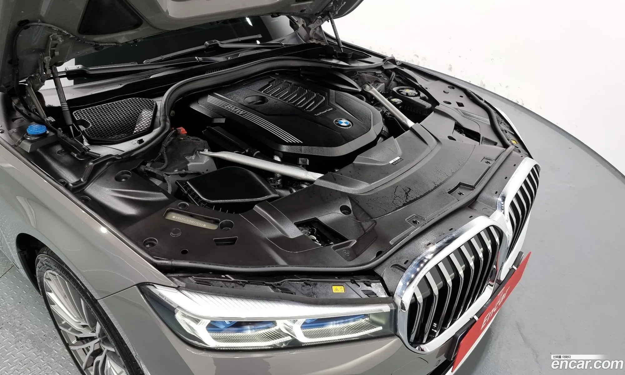 BMW 7 Series G11 740Li xDrive Design Pure Excellence - фотография 937609