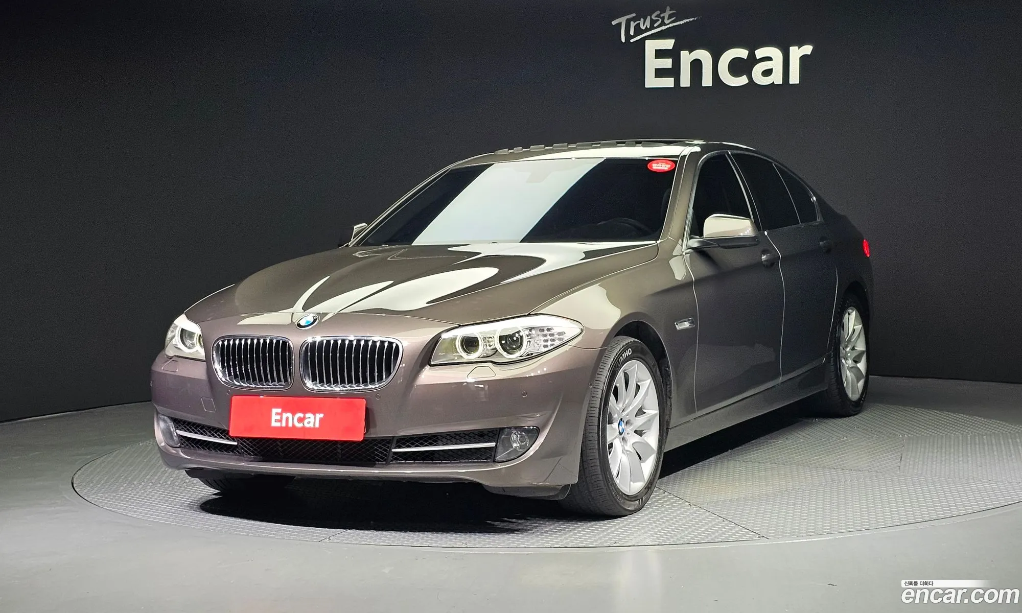 BMW 5 Series F10 528I xDrive - фотография 940546