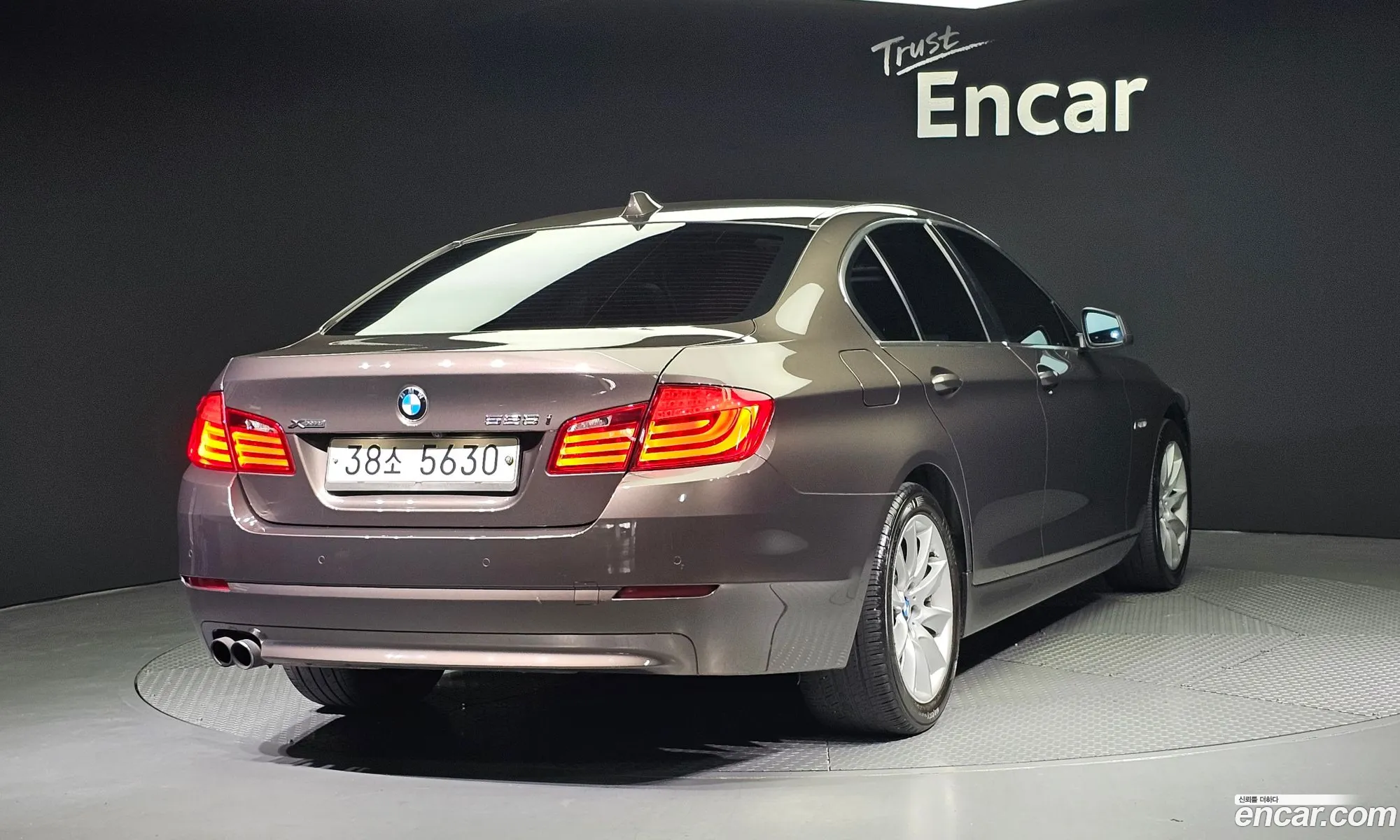BMW 5 Series F10 528I xDrive - фотография 940547