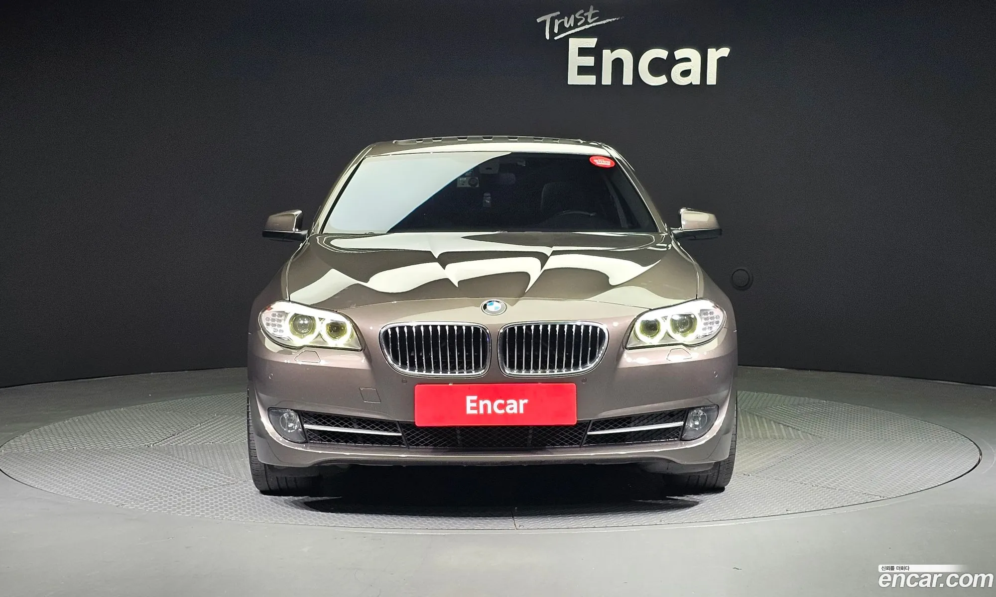 BMW 5 Series F10 528I xDrive - фотография 940548