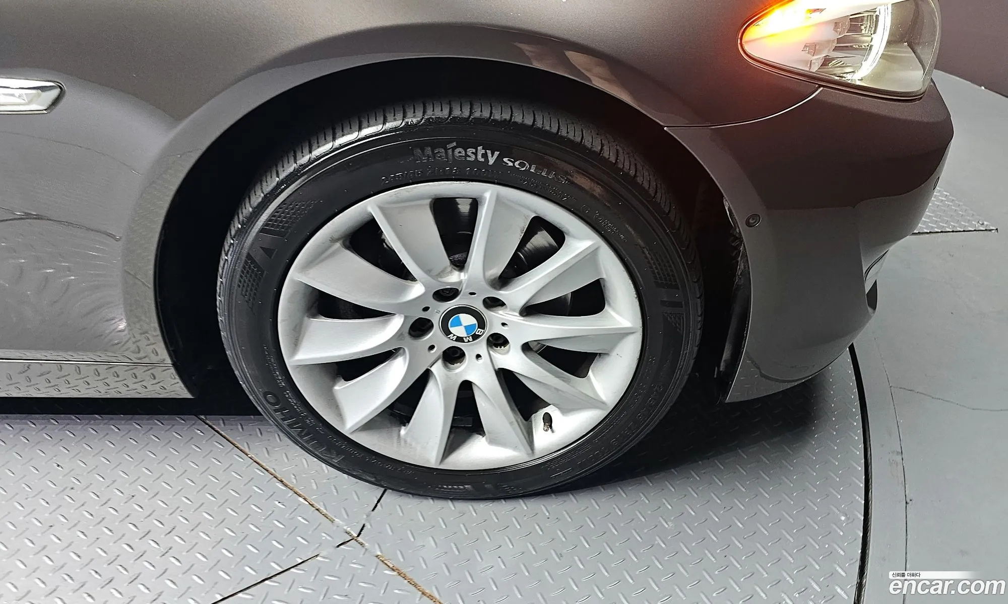 BMW 5 Series F10 528I xDrive - фотография 940550