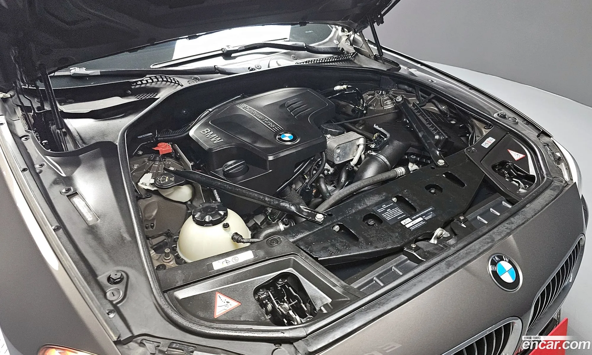 BMW 5 Series F10 528I xDrive - фотография 940551