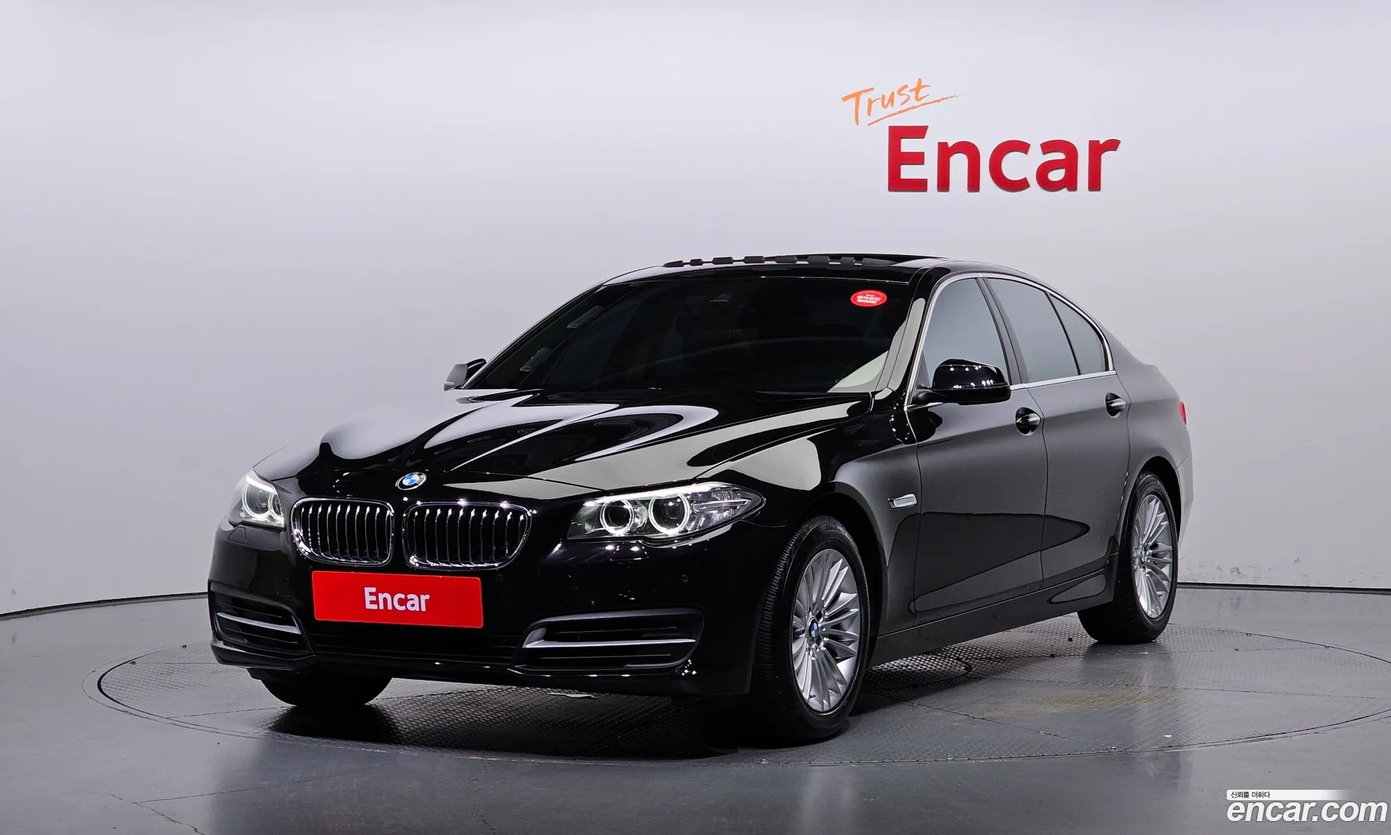 BMW 5 Series F10 520D xDrive - фотография 12421886