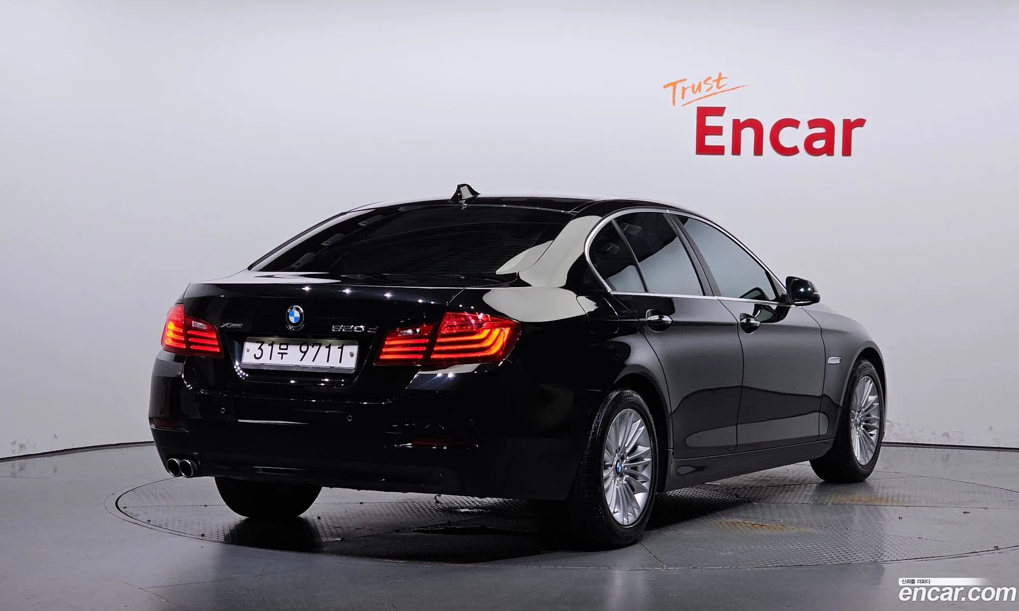 BMW 5 Series F10 520D xDrive - фотография 12421887