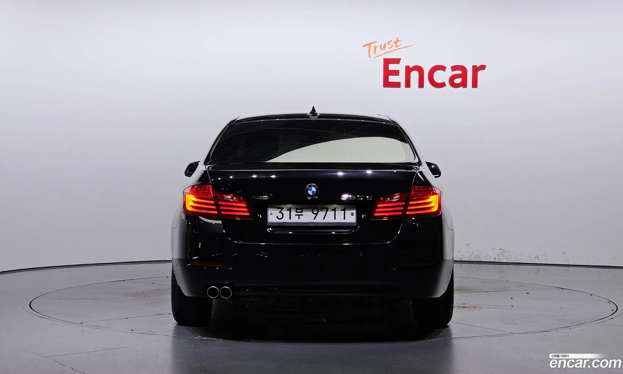 BMW 5 Series F10 520D xDrive - фотография 12421889