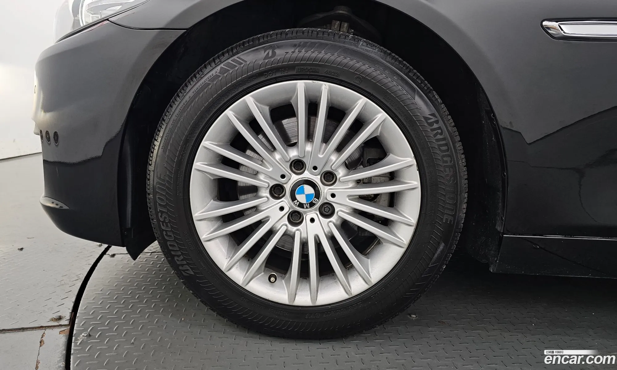 BMW 5 Series F10 520D xDrive - фотография 12421890
