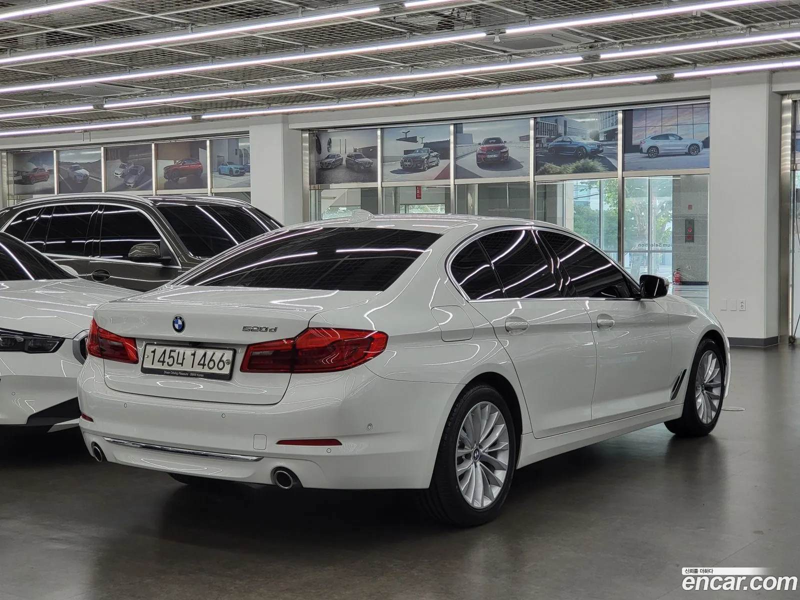 BMW 5 Series G30 520D Luxury Plus - фотография 937562