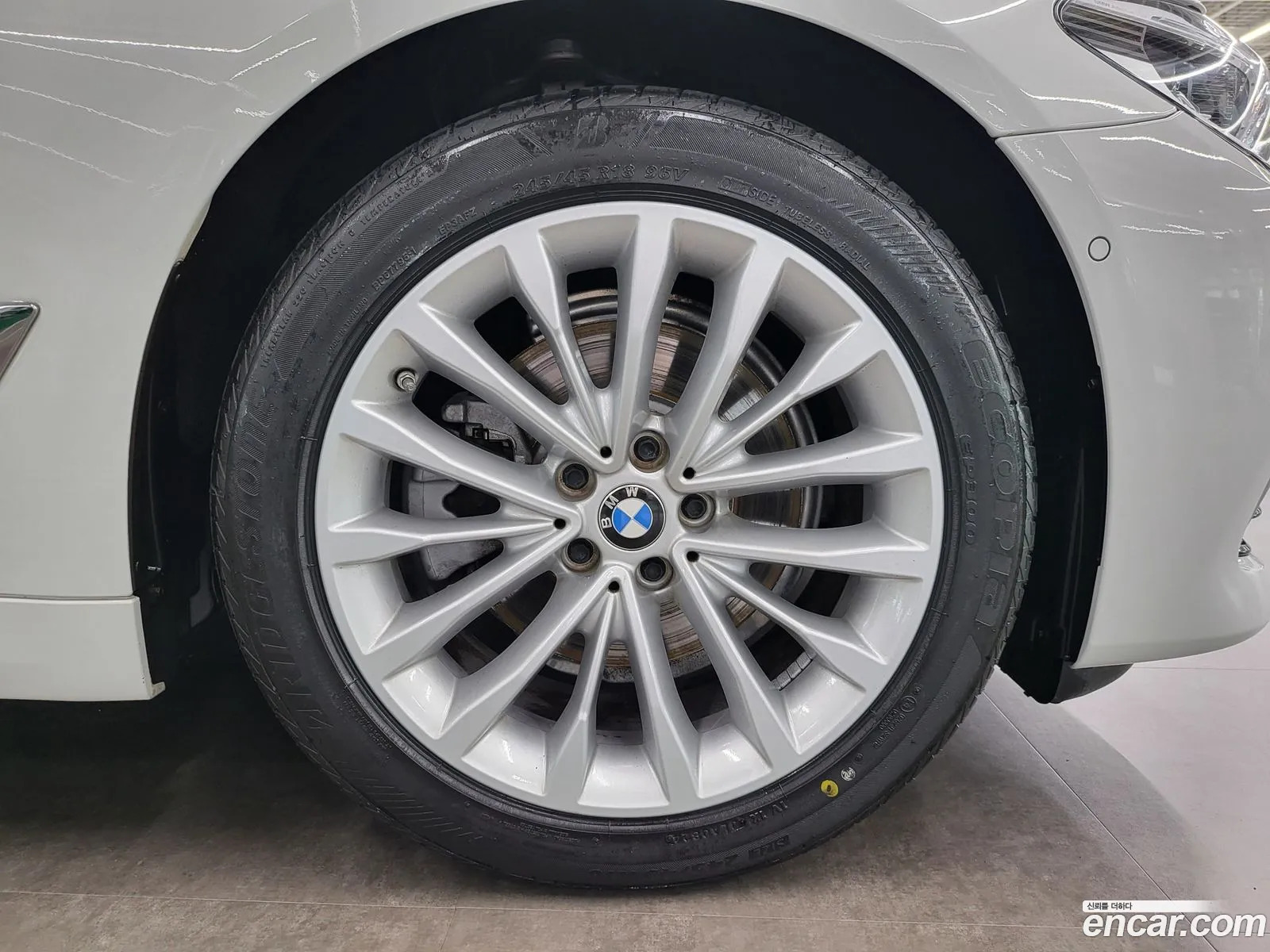 BMW 5 Series G30 520D Luxury Plus - фотография 937565