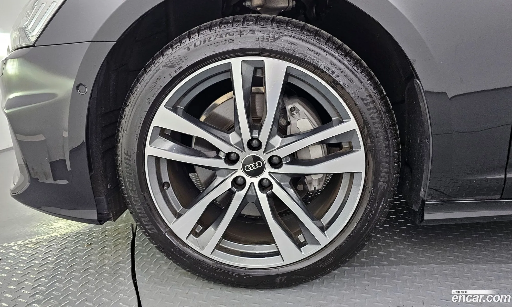 Audi A6 C8 45 Tfsi Quattro Premium - фотография 13597566