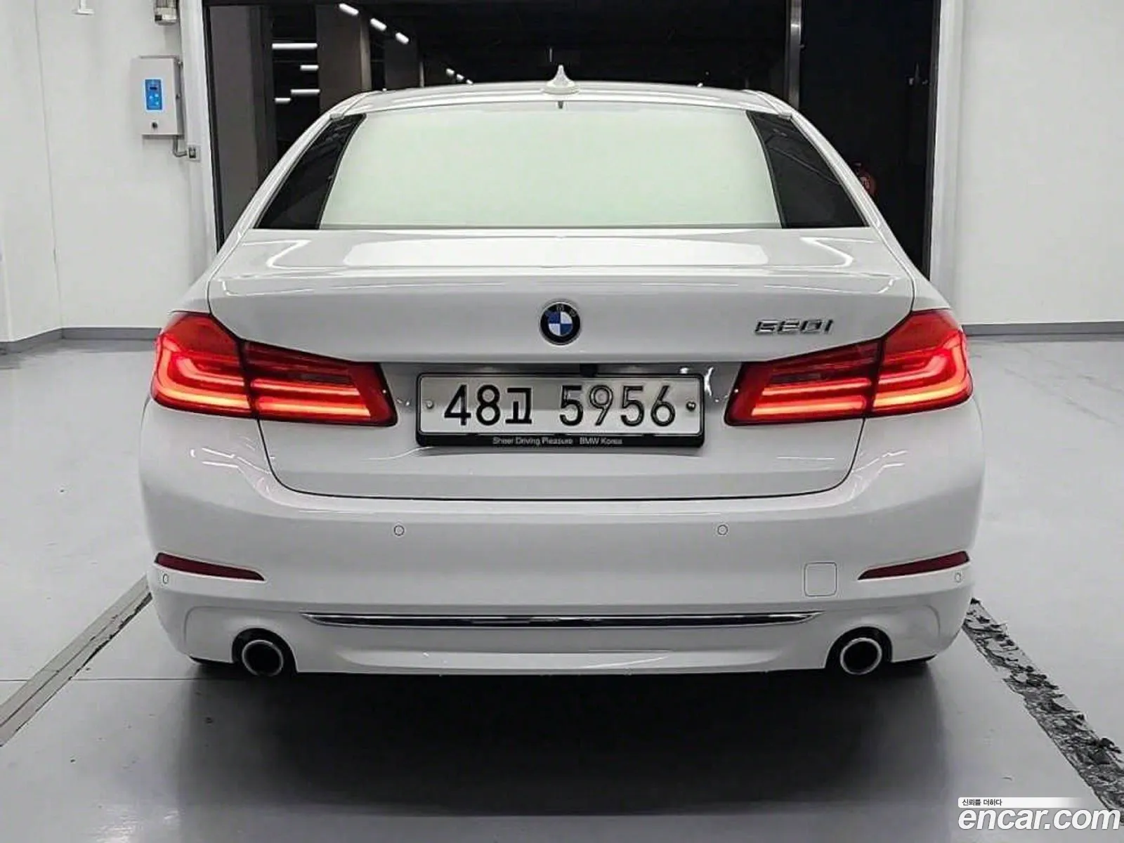 BMW 5 Series G30 520I Luxury - фотография 940128