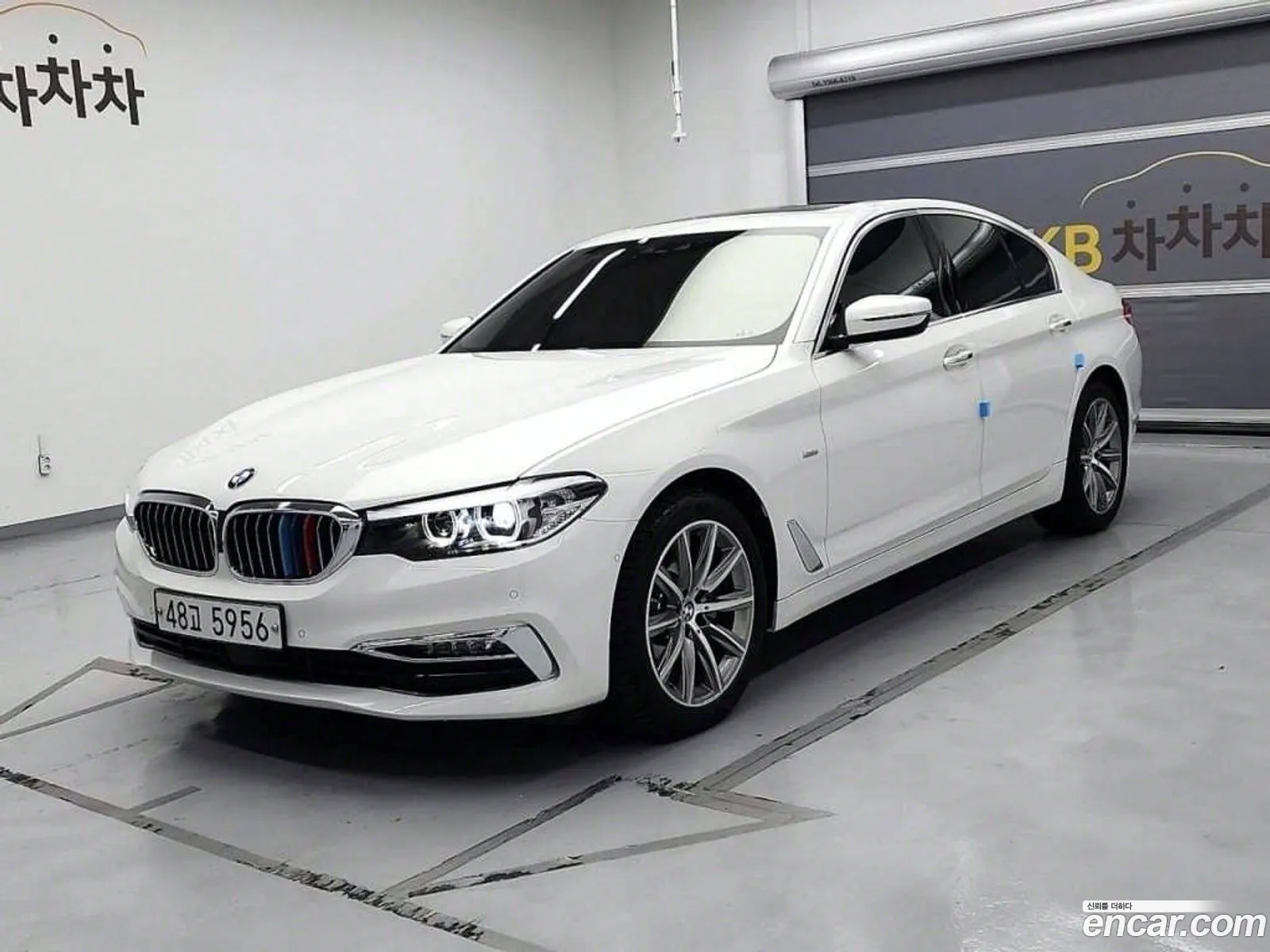 BMW 5 Series G30 520I Luxury - фотография 940129