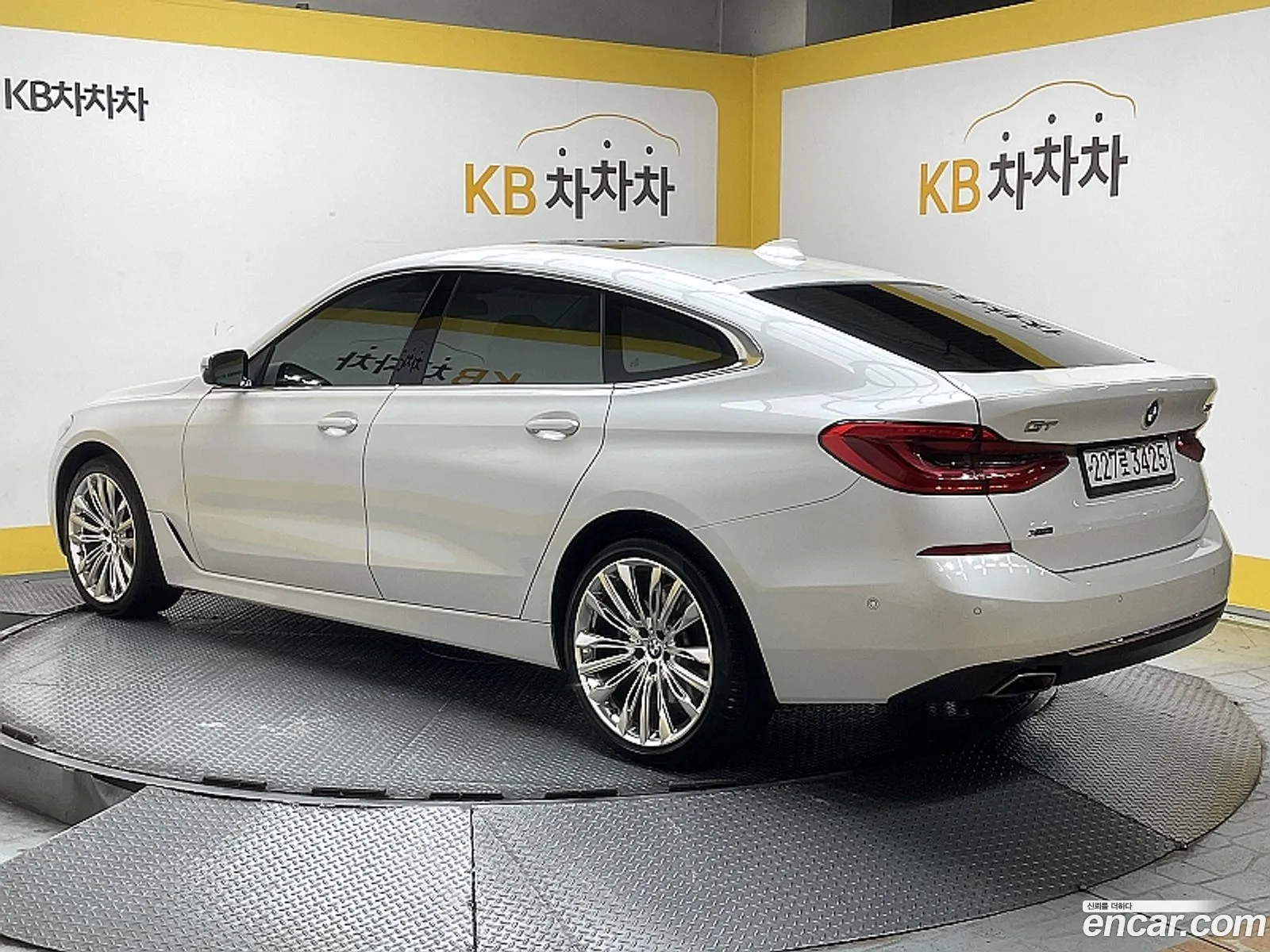 BMW 6 Series Gt G32 640I xDrive Luxury - фотография 940092