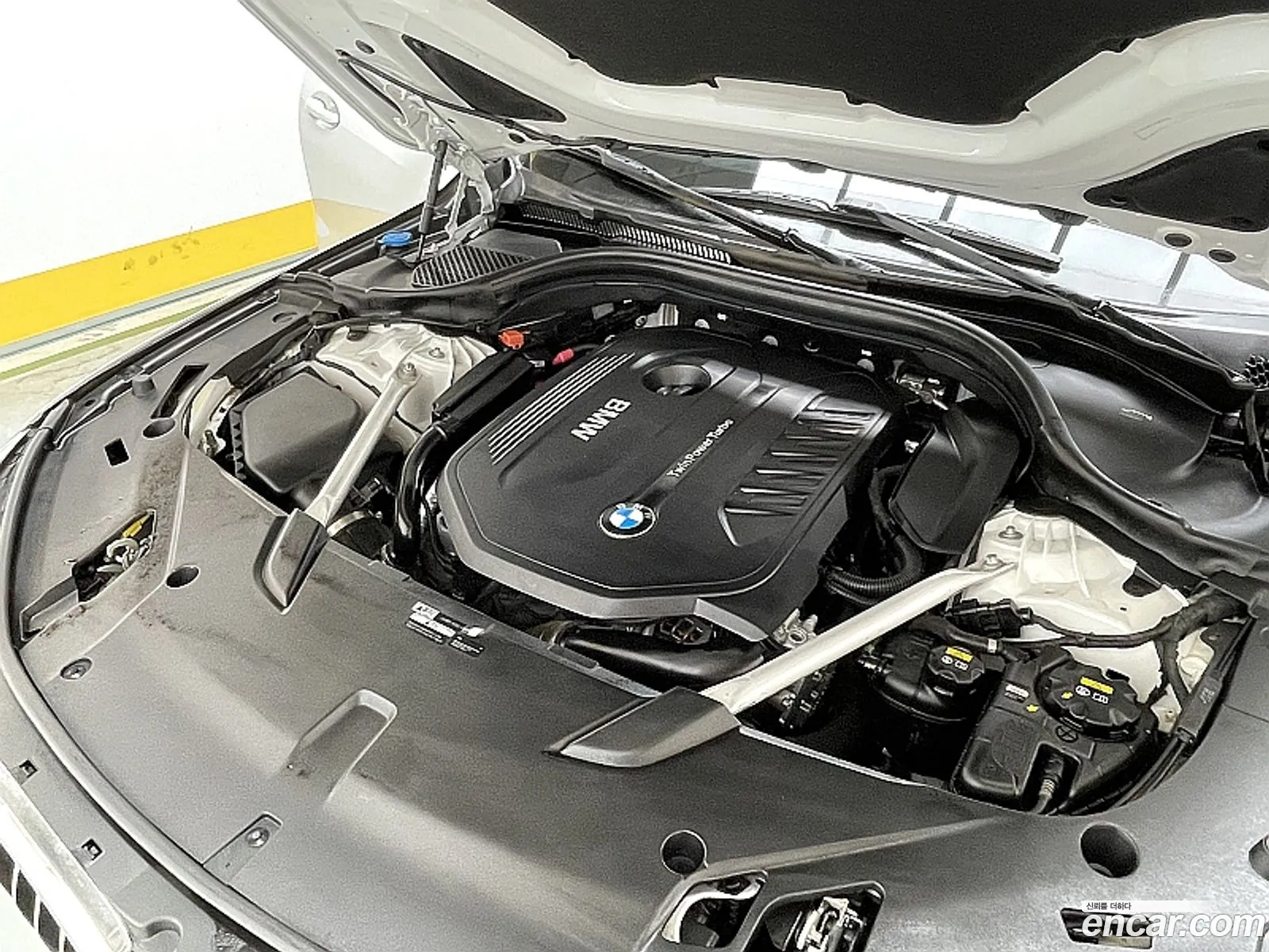BMW 6 Series Gt G32 640I xDrive Luxury - фотография 940096