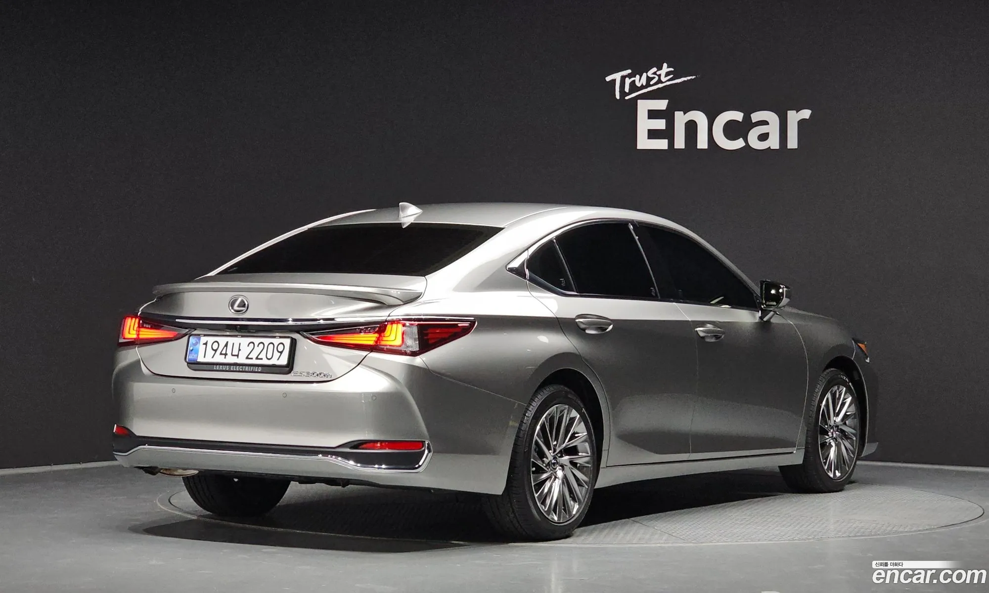 Lexus Es300H 7Th Generation Executive - фотография 6414051