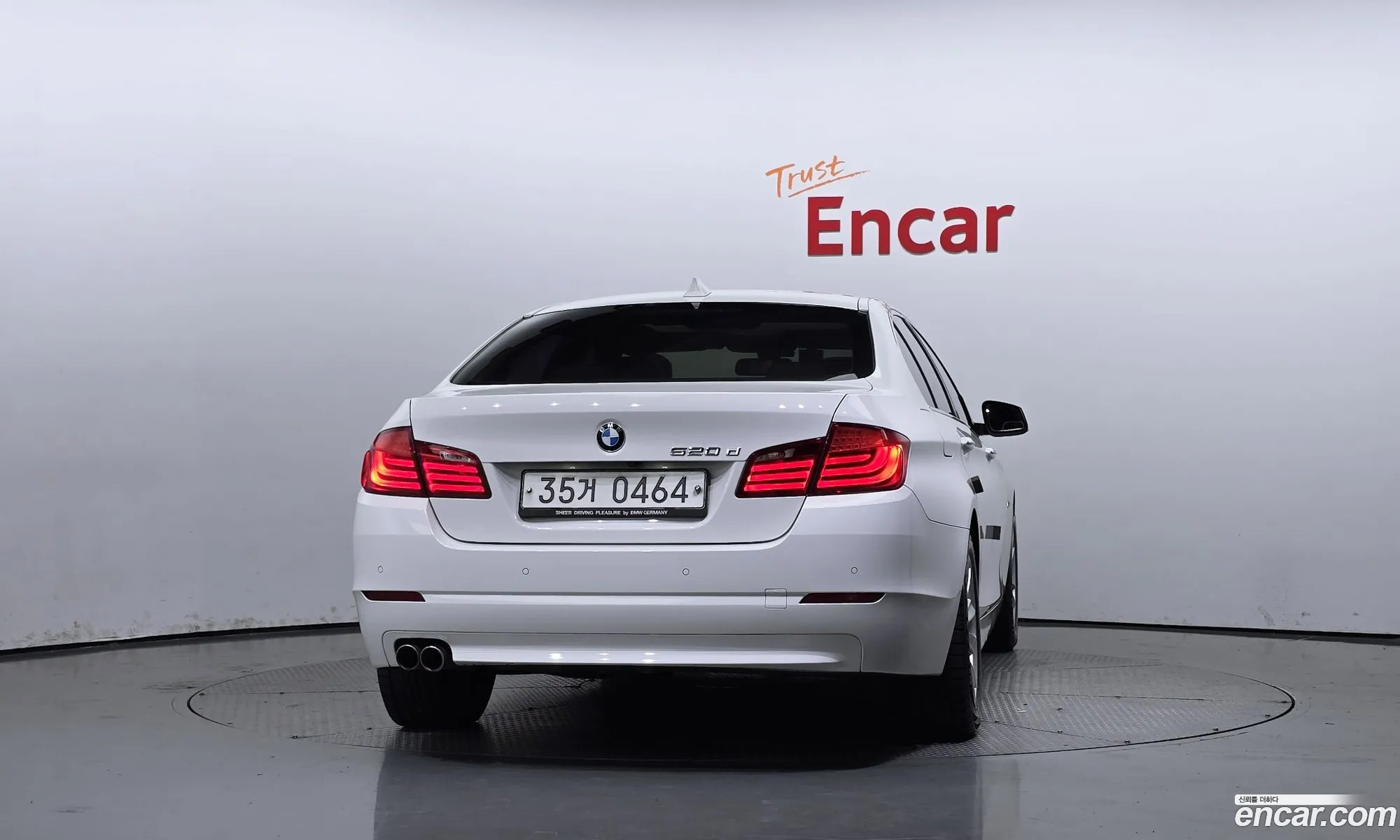 BMW 5 Series F10 520D - фотография 1202975