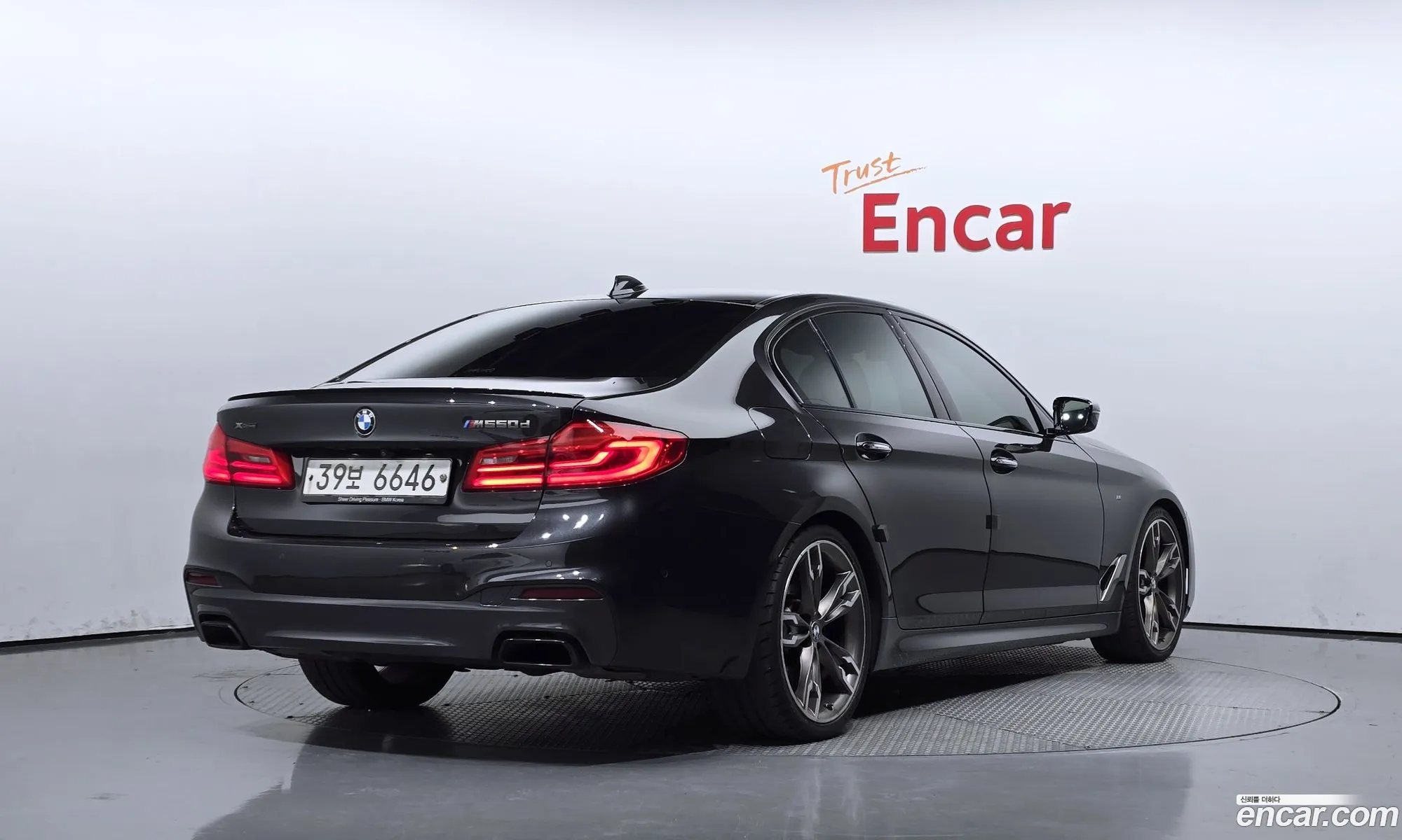 BMW 5 Series G30 M550D xDrive - фотография 1220273