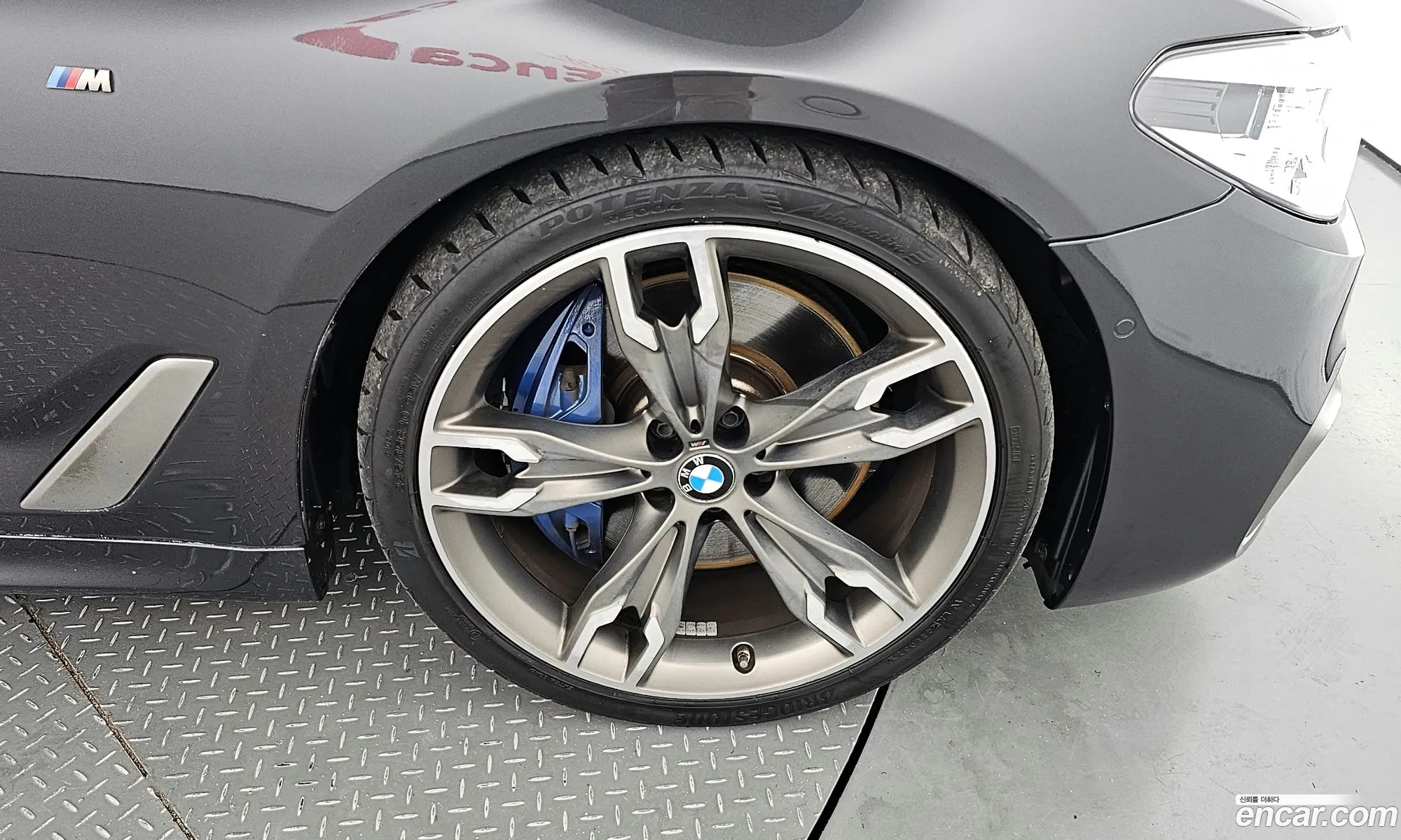 BMW 5 Series G30 M550D xDrive - фотография 1220276