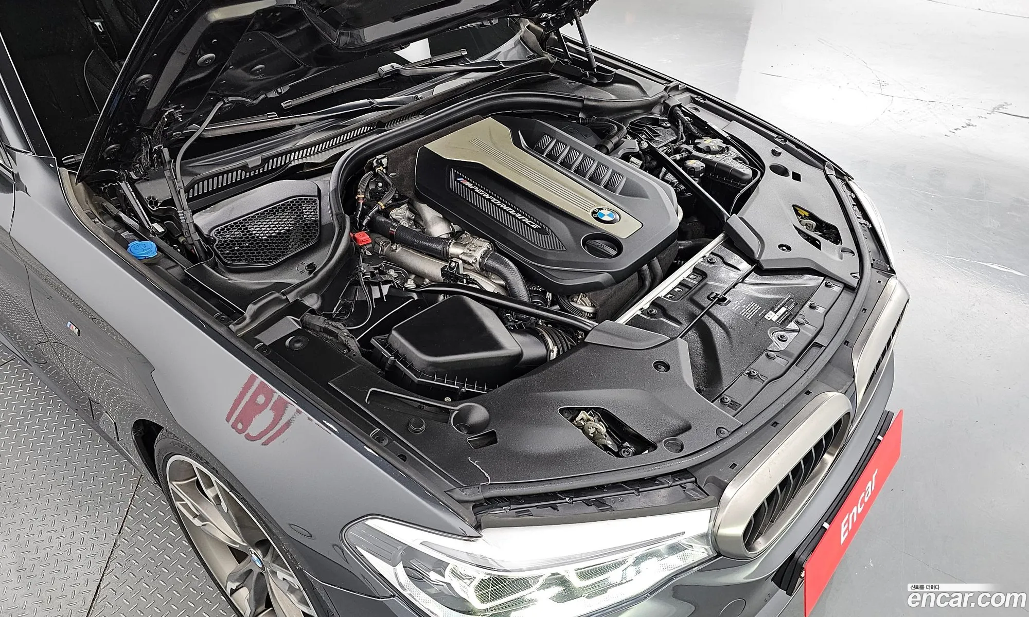 BMW 5 Series G30 M550D xDrive - фотография 1220277