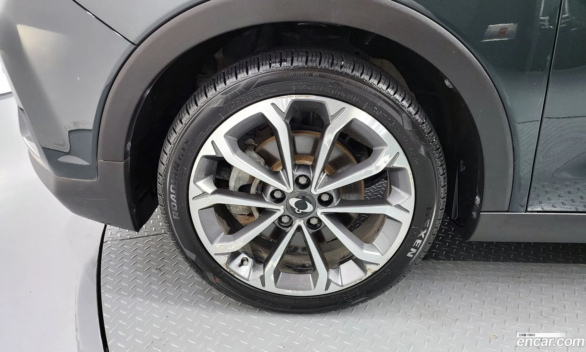 Kg Mobility Ssangyong Tivoli Armor Gear Edition 2Wd - фотография 7068108