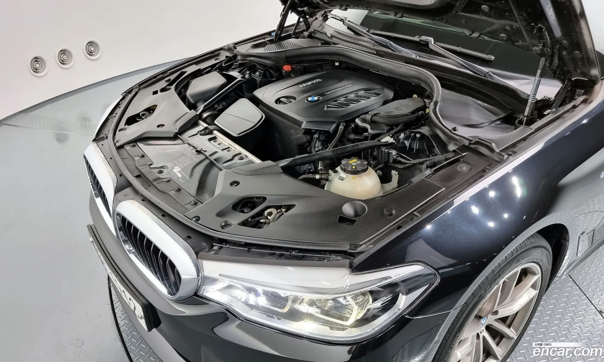 BMW 5 Series G30 520D xDrive M Sports - фотография 1254561