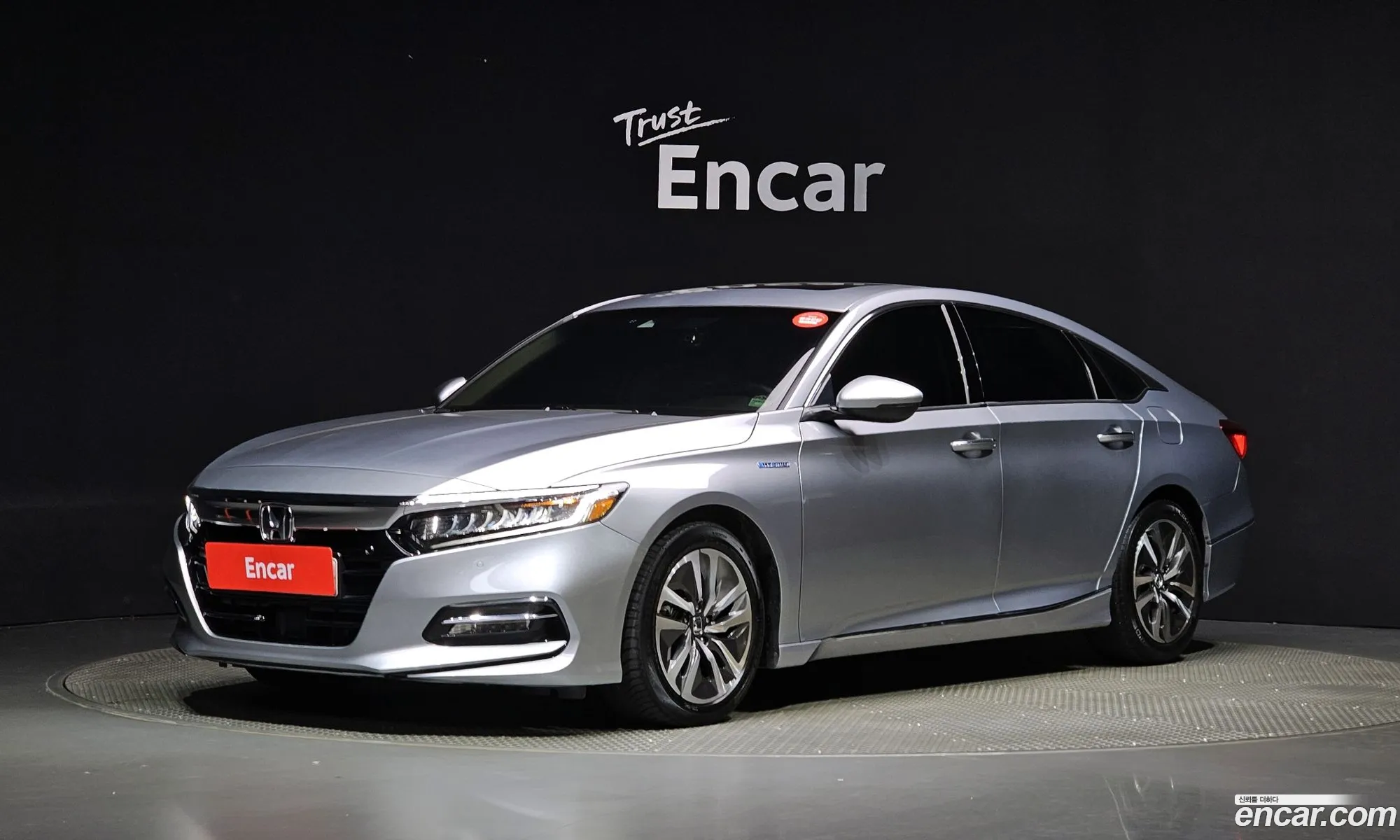 Accord 10G 20 Hybrid Touring - фотография 2032814