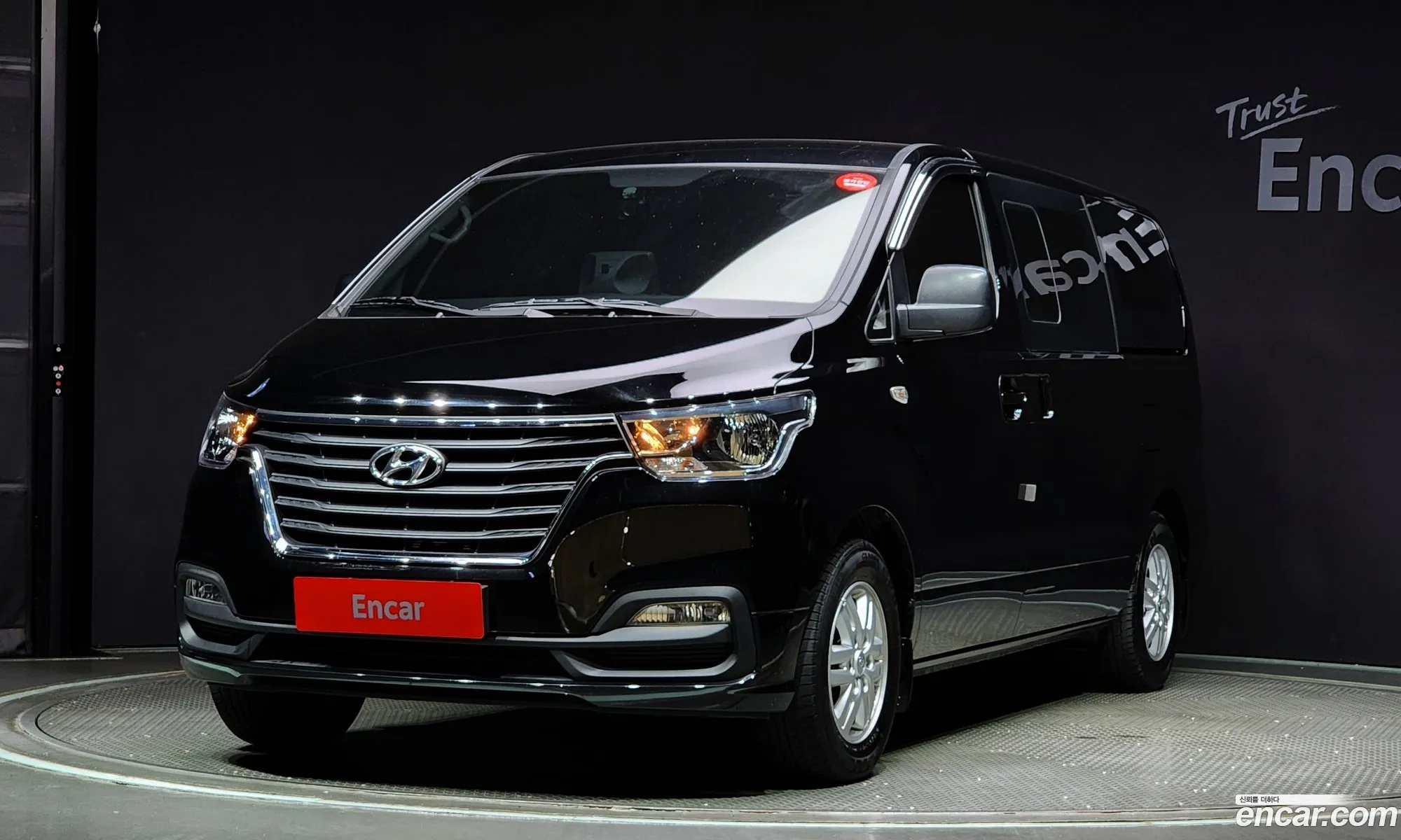 Hyundai The New Grand Starex Van 5-Seater Smart - фотография 13645277