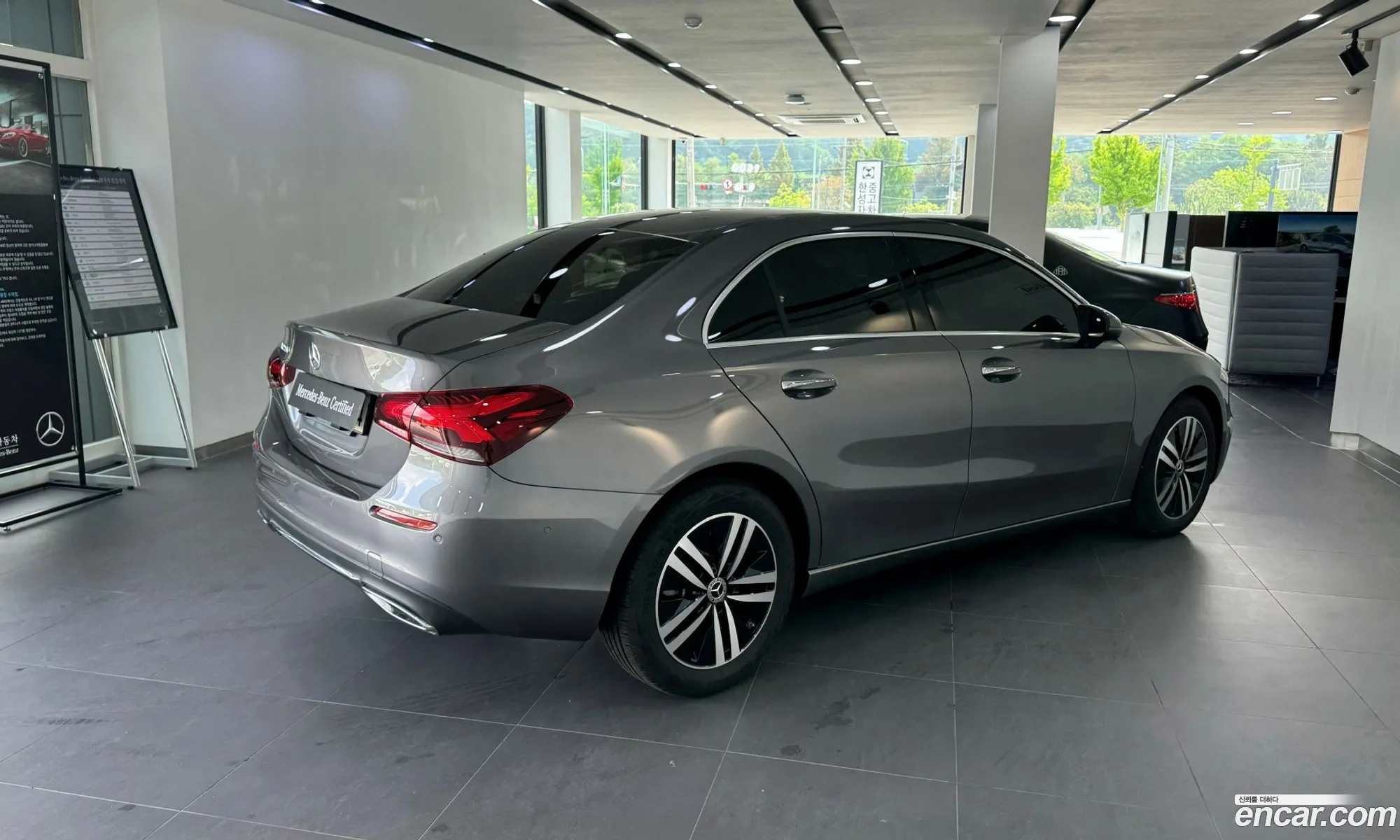 Mercedes A-Class W177 A220 Sedan - фотография 14269138