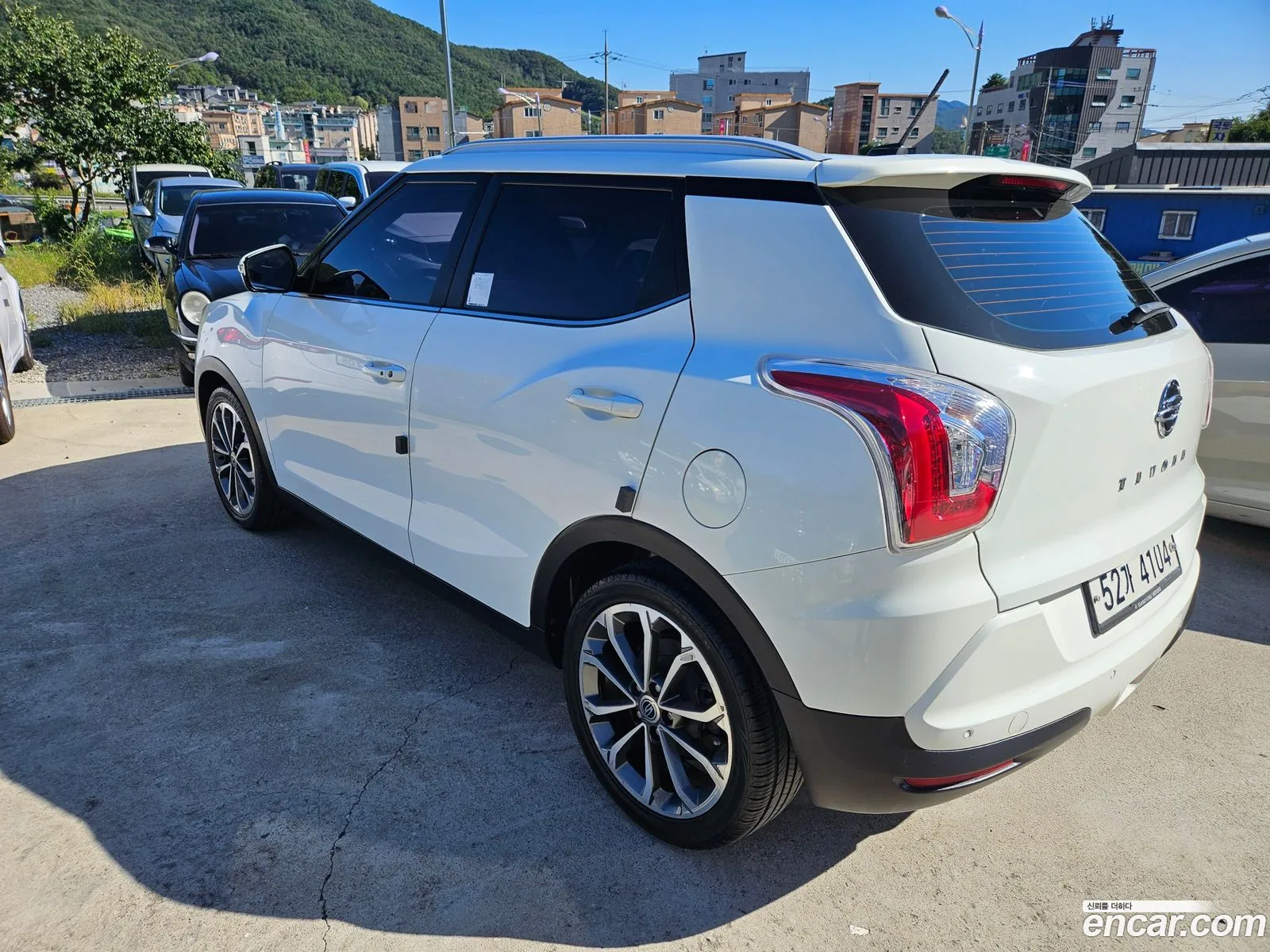Kg Mobility Ssangyong Tivoli Lx 2Wd Top-Of-The-Line Model - фотография 6936354