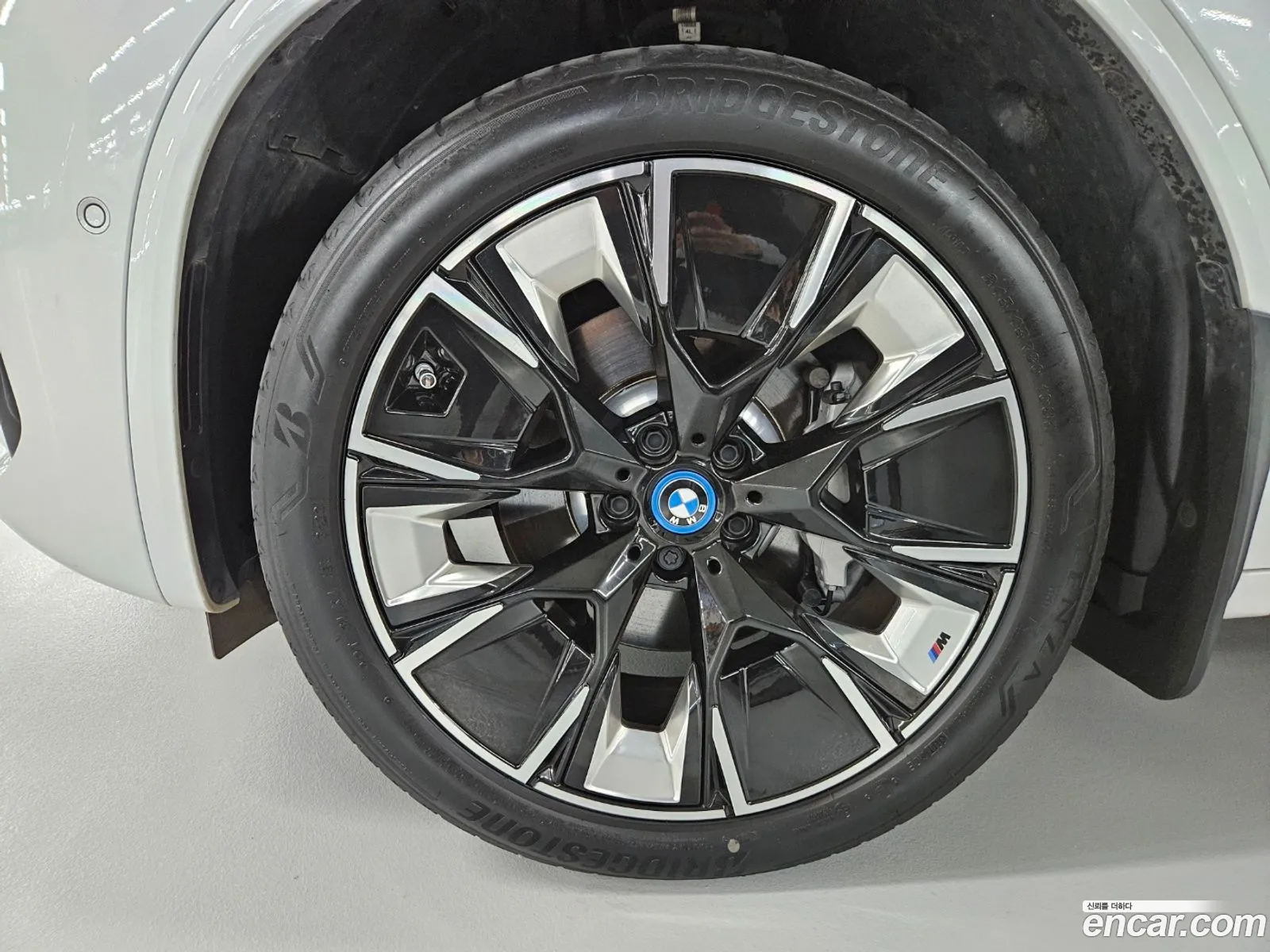 BMW Ix3 M Sport - фотография 1151130