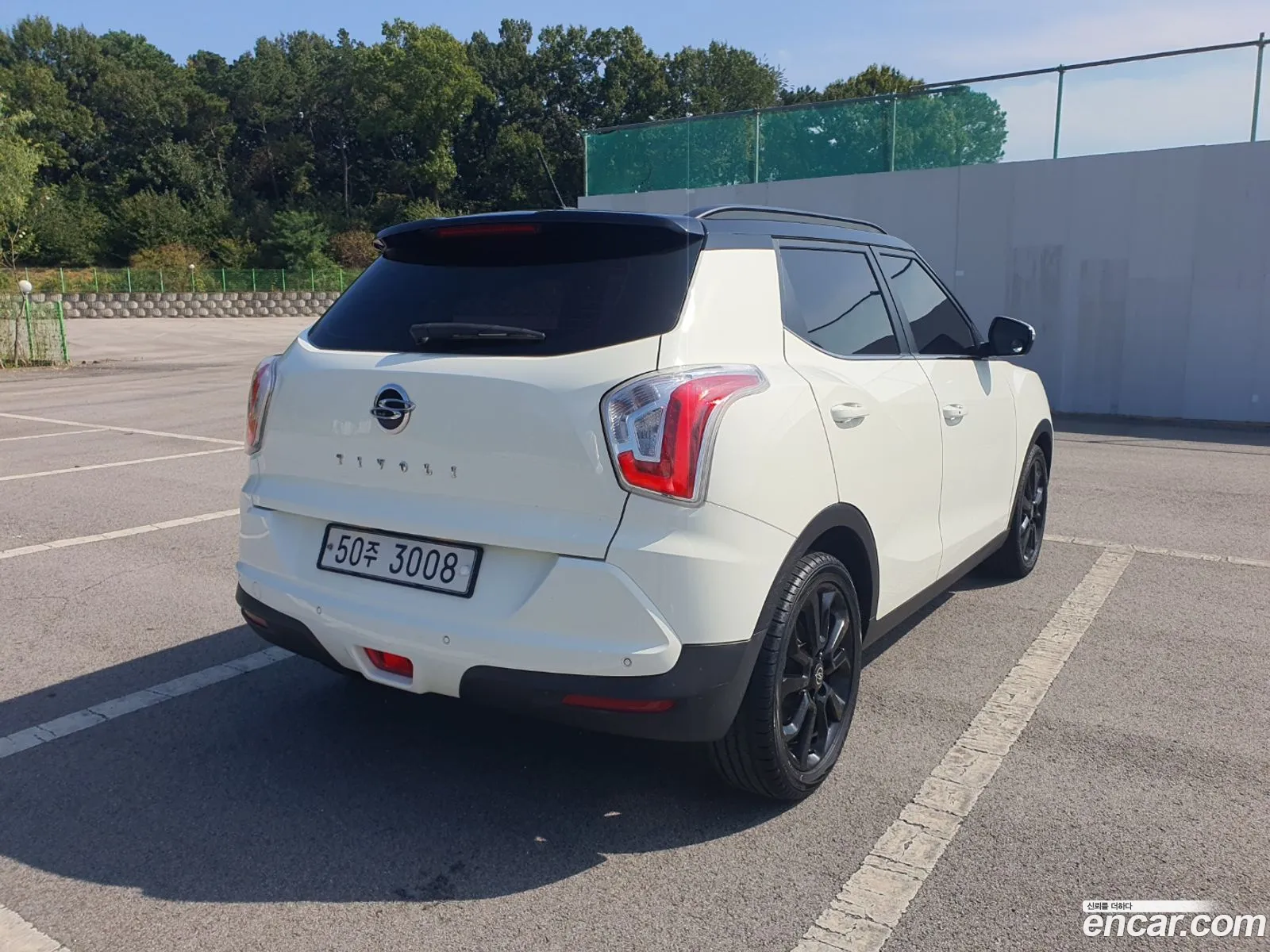Kg Mobility Ssangyong Tivoli Lx 2Wd Top-Of-The-Line Model - фотография 6936331