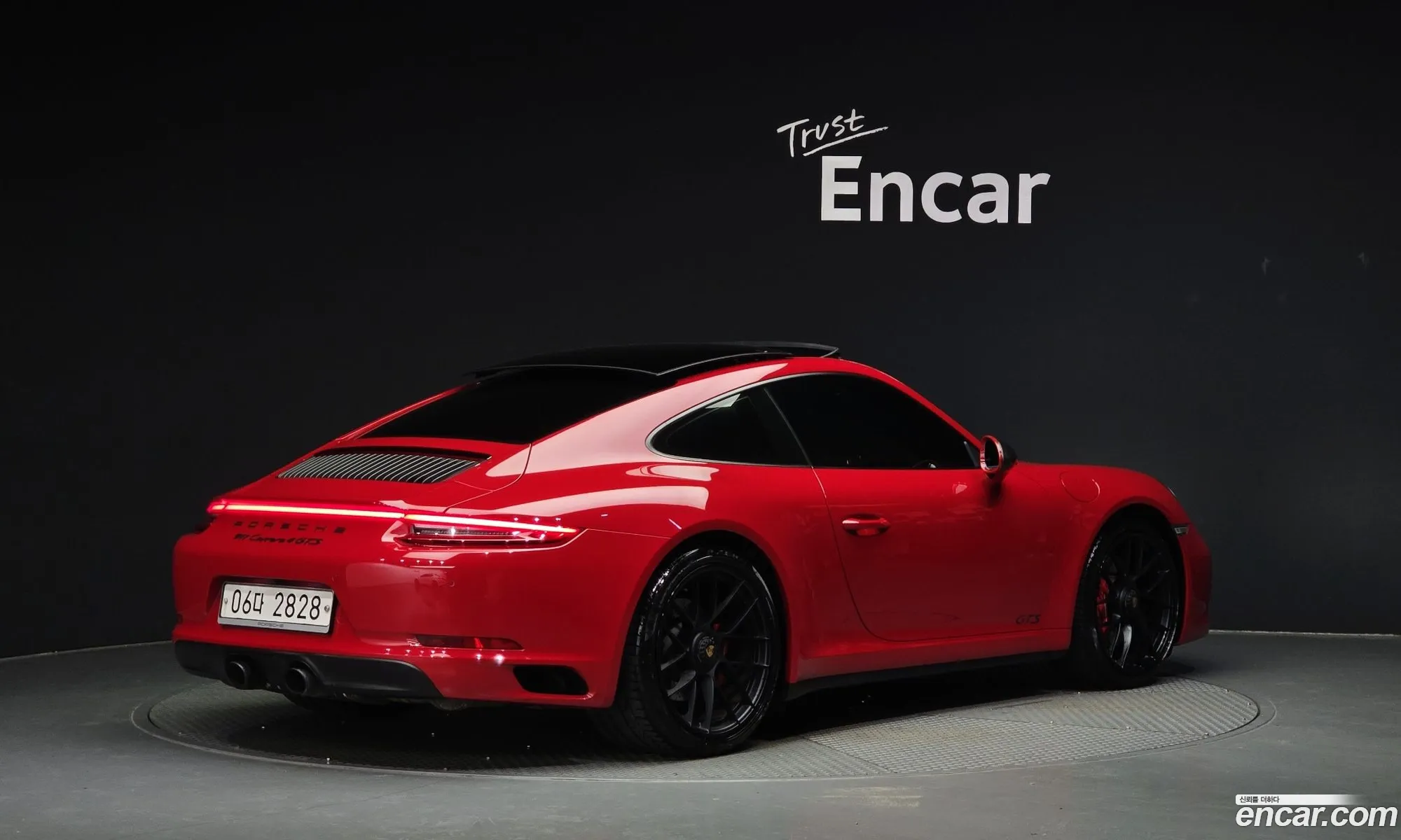 Porsche 911 Carrera 4 Gts 991 - фотография 8040345