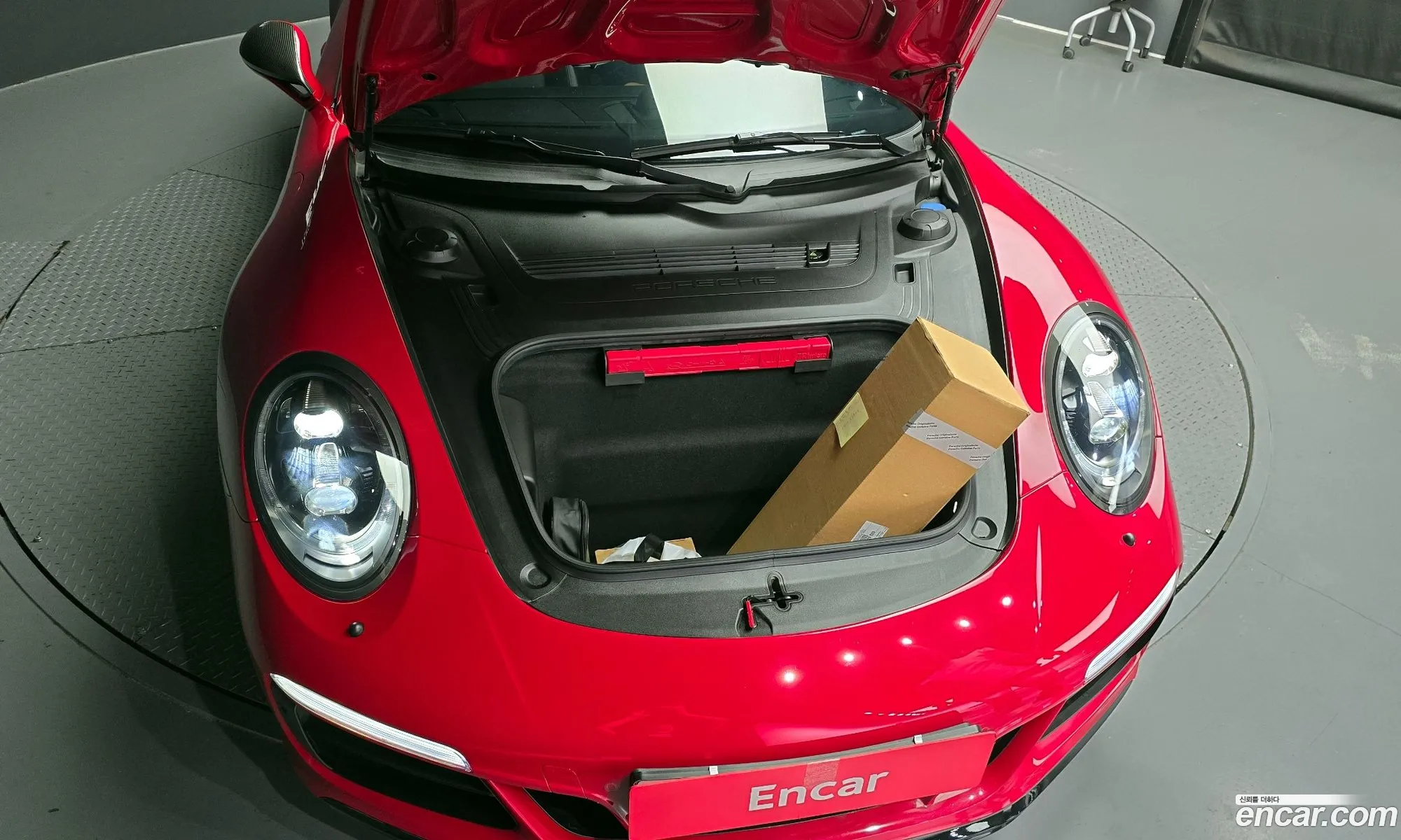 Porsche 911 Carrera 4 Gts 991 - фотография 8040349