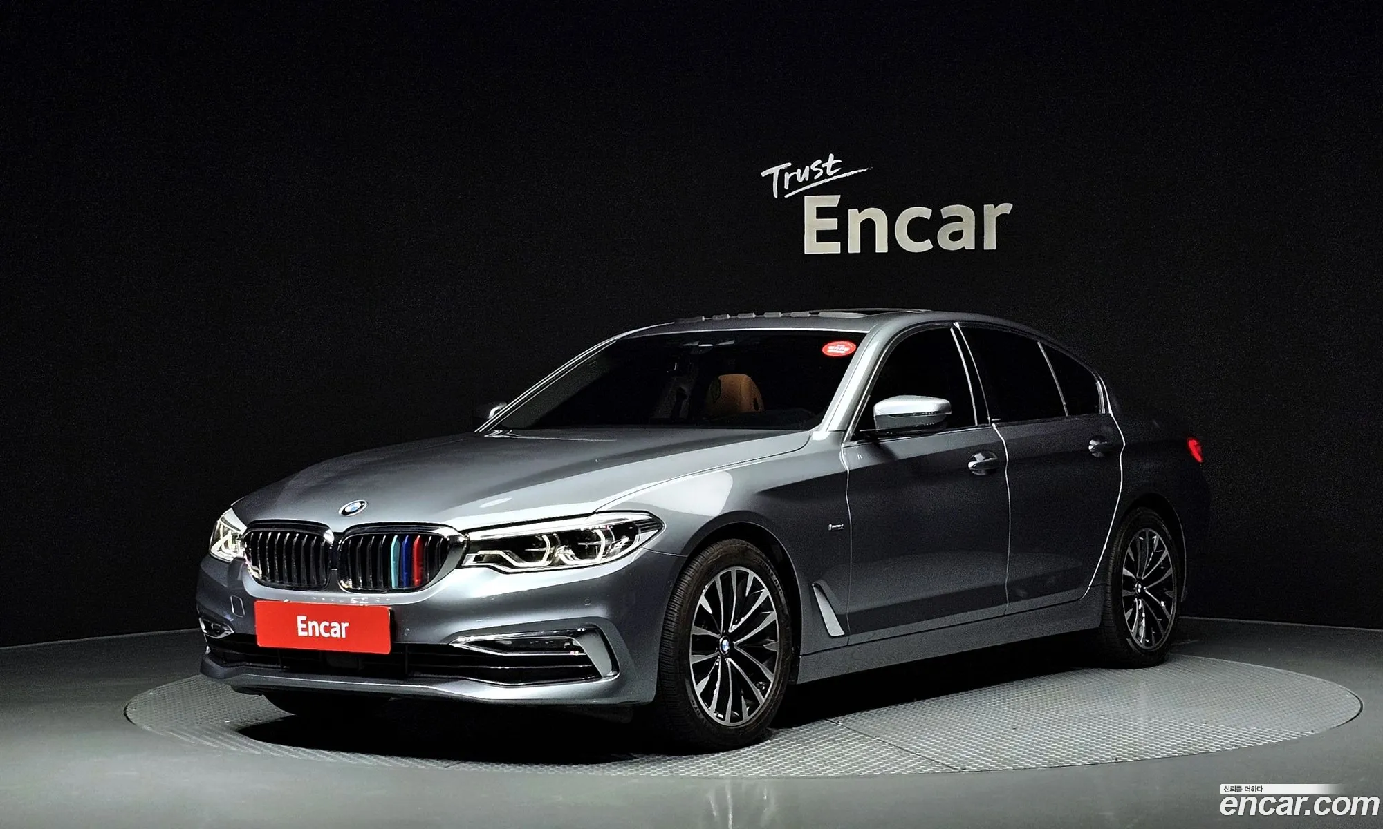 BMW 5 Series G30 520D Luxury Special Edition - фотография 1082437